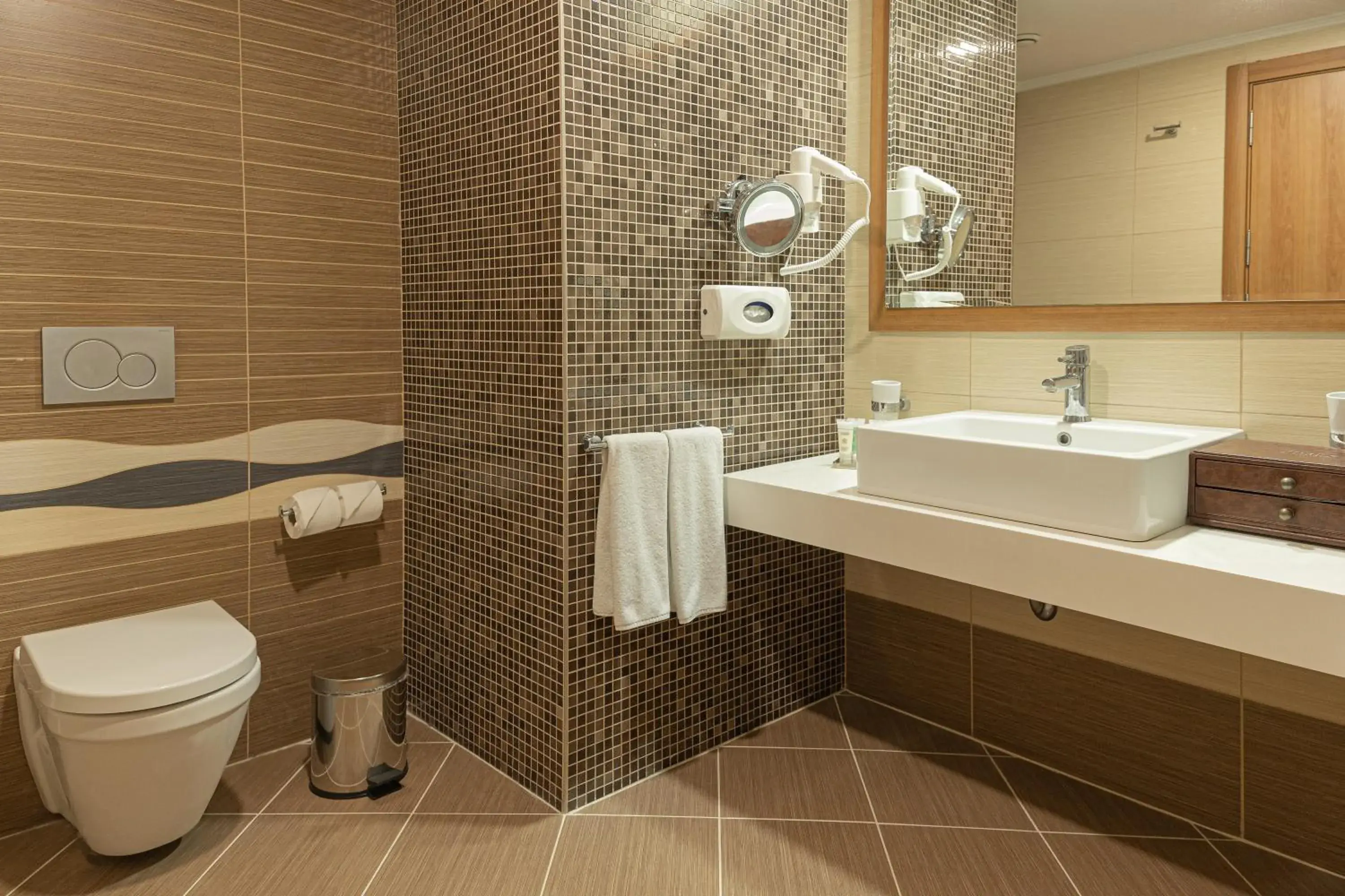 Toilet, Bathroom in Sueno Hotels Golf Belek