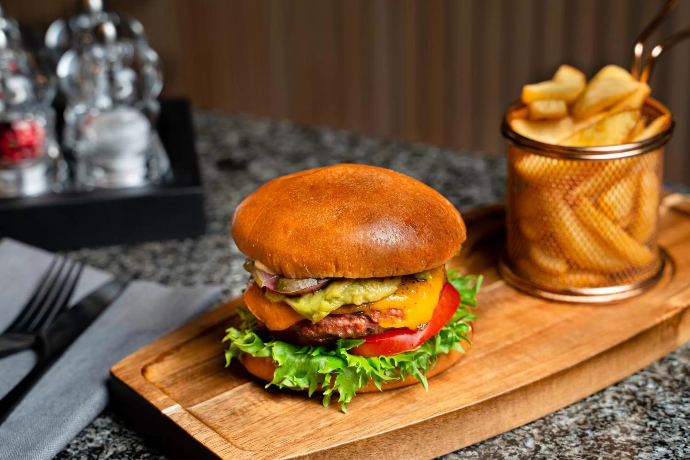 Restaurant/places to eat in Tallink City Hotel