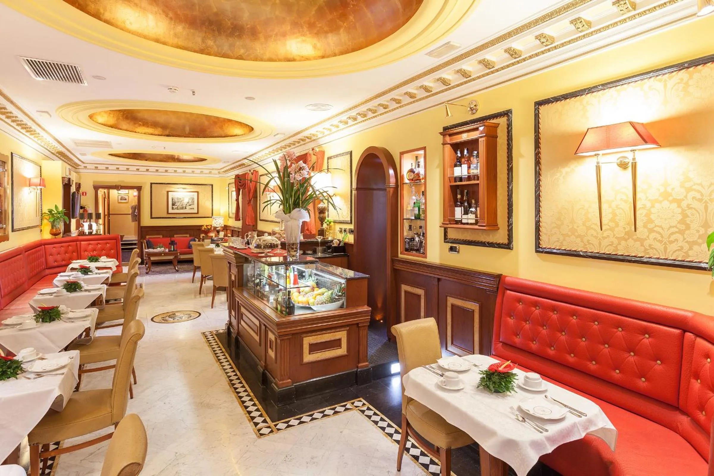 Restaurant/places to eat in Hotel Manfredi Suite In Rome