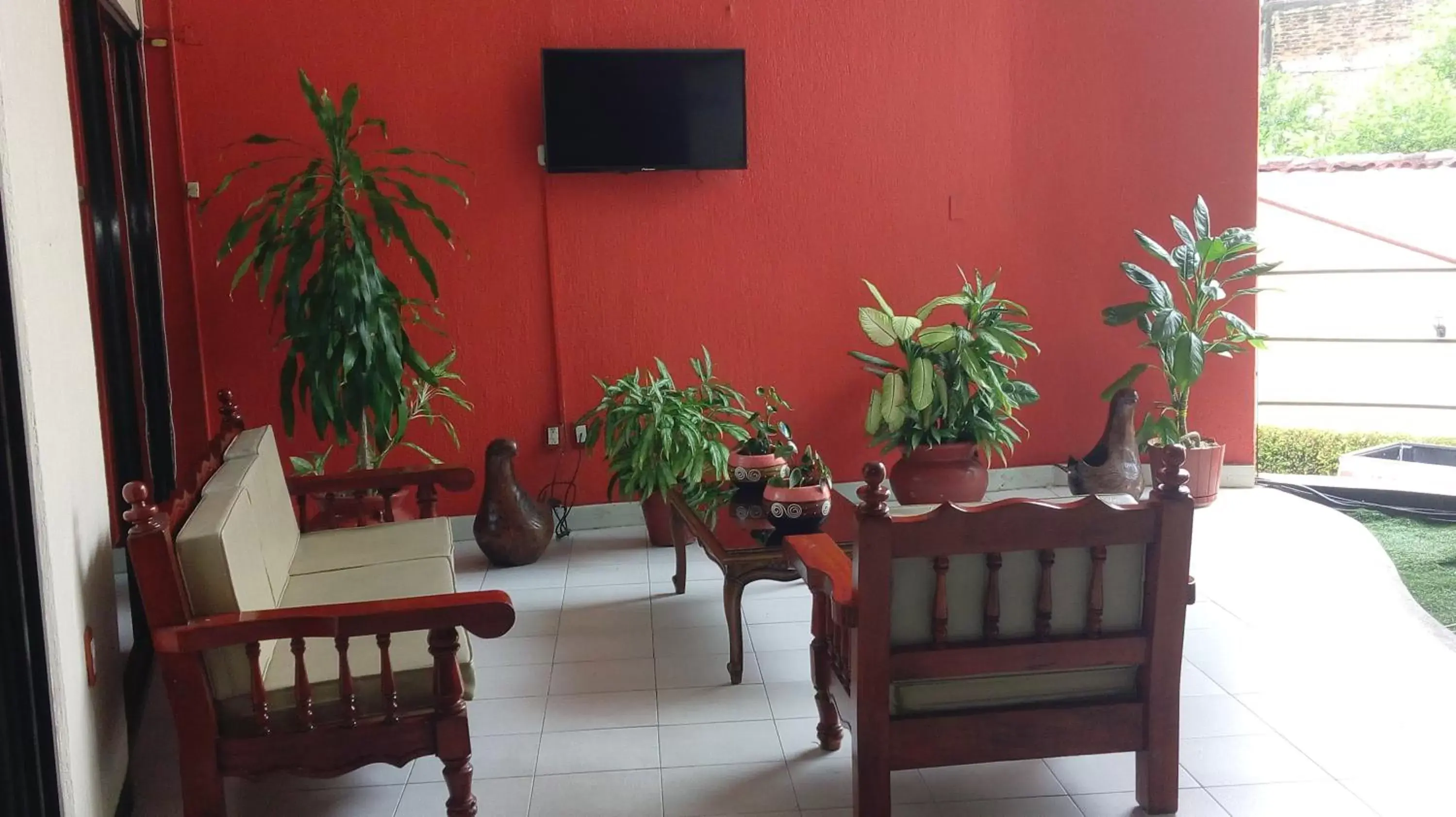 Communal lounge/ TV room, TV/Entertainment Center in Hotel Cabildos