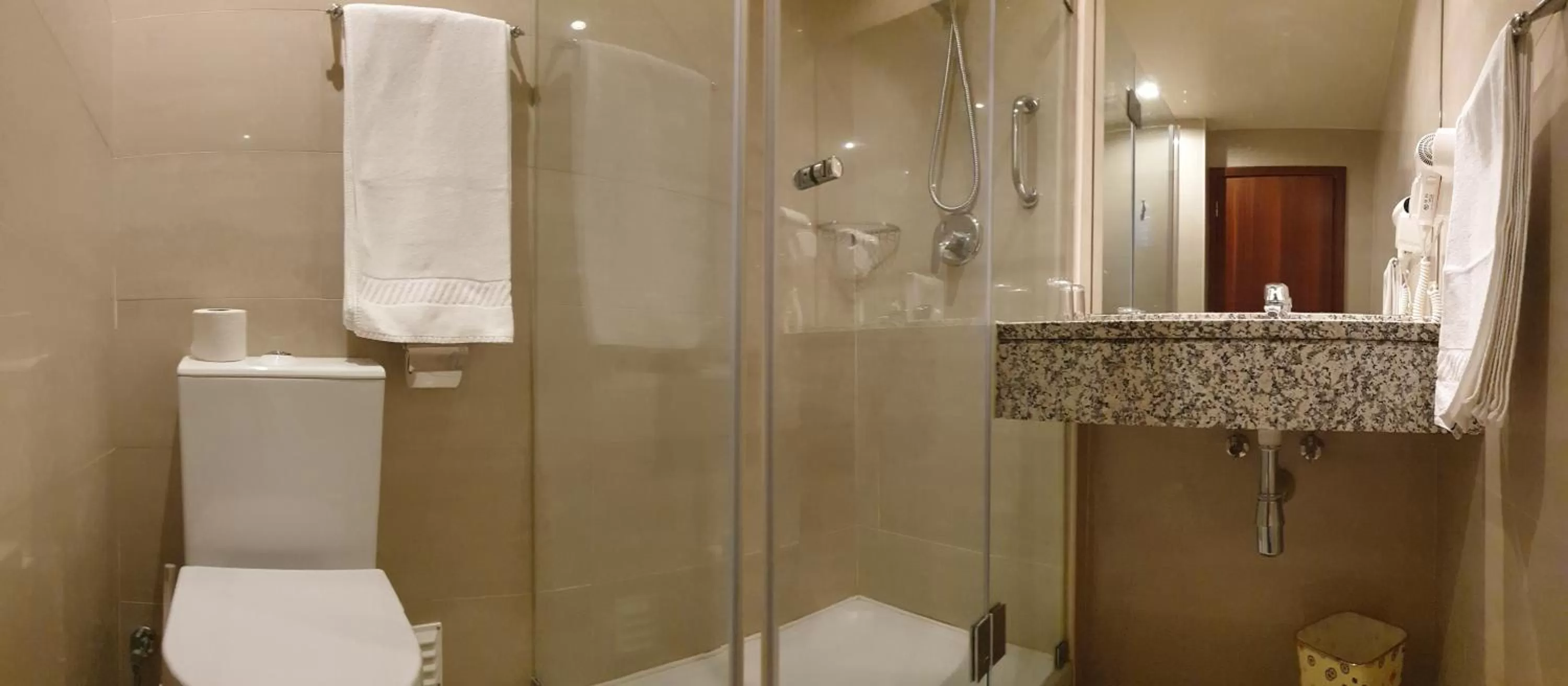 Bathroom in Hotel Aleluia