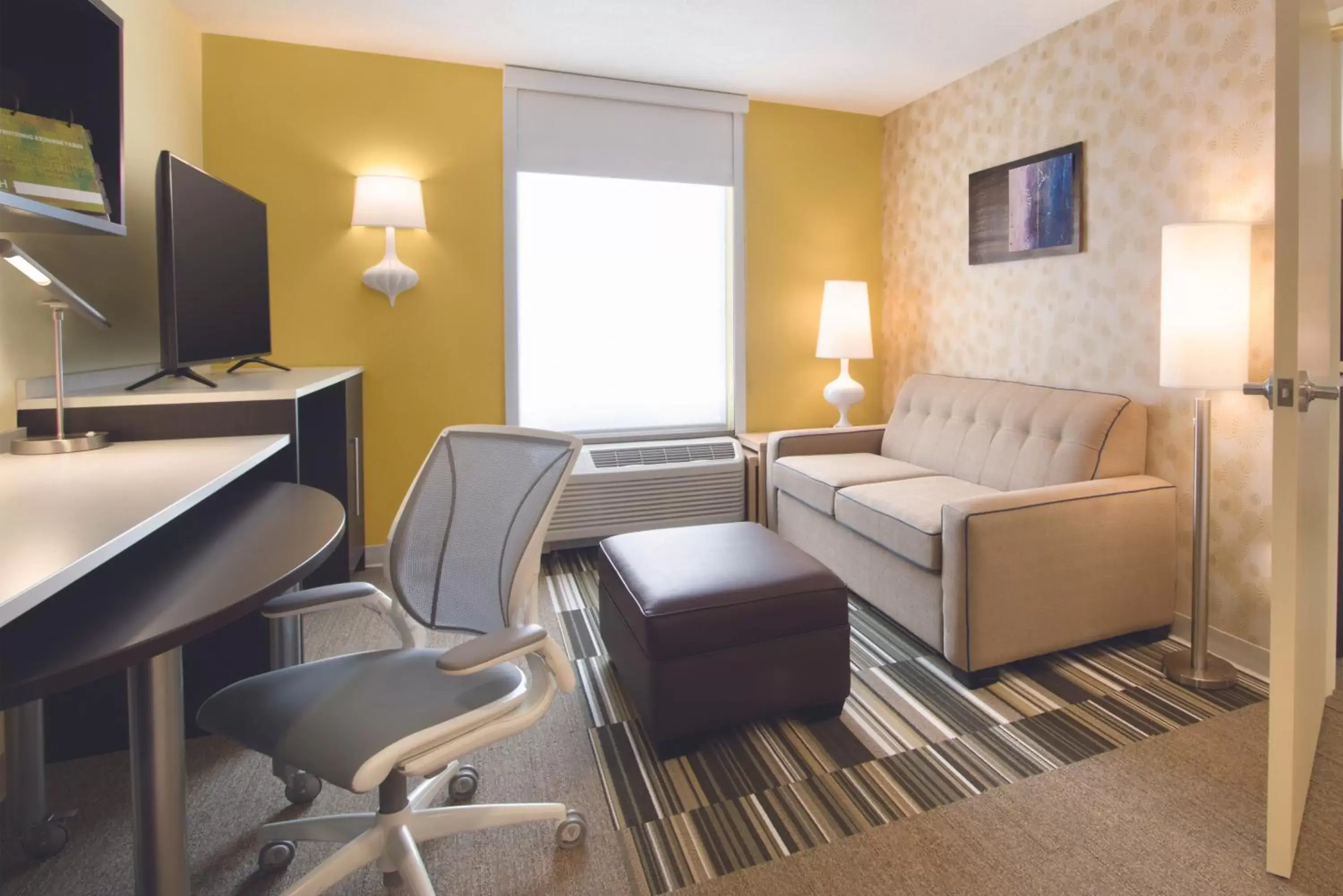 Living room, Seating Area in Home2 Suites by Hilton Fort St. John