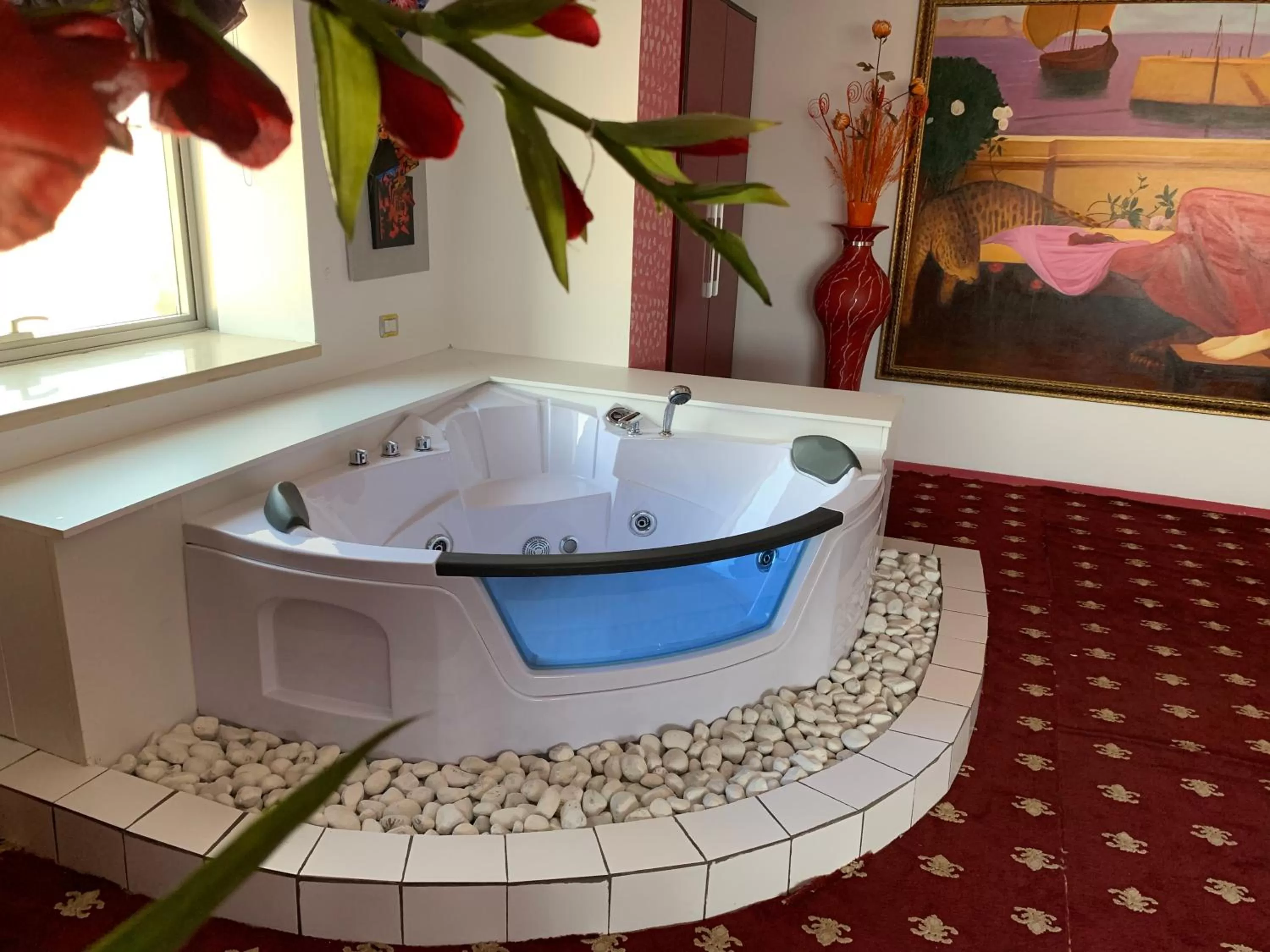 Hot Tub in Hotel Rosa Blu