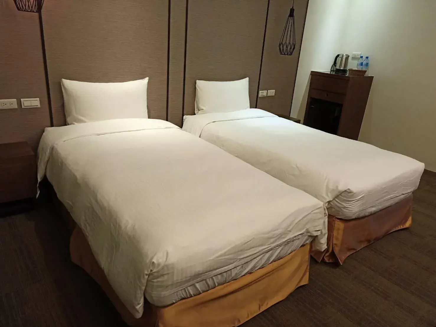 Photo of the whole room, Bed in O2 Hotel Taipei Main Station