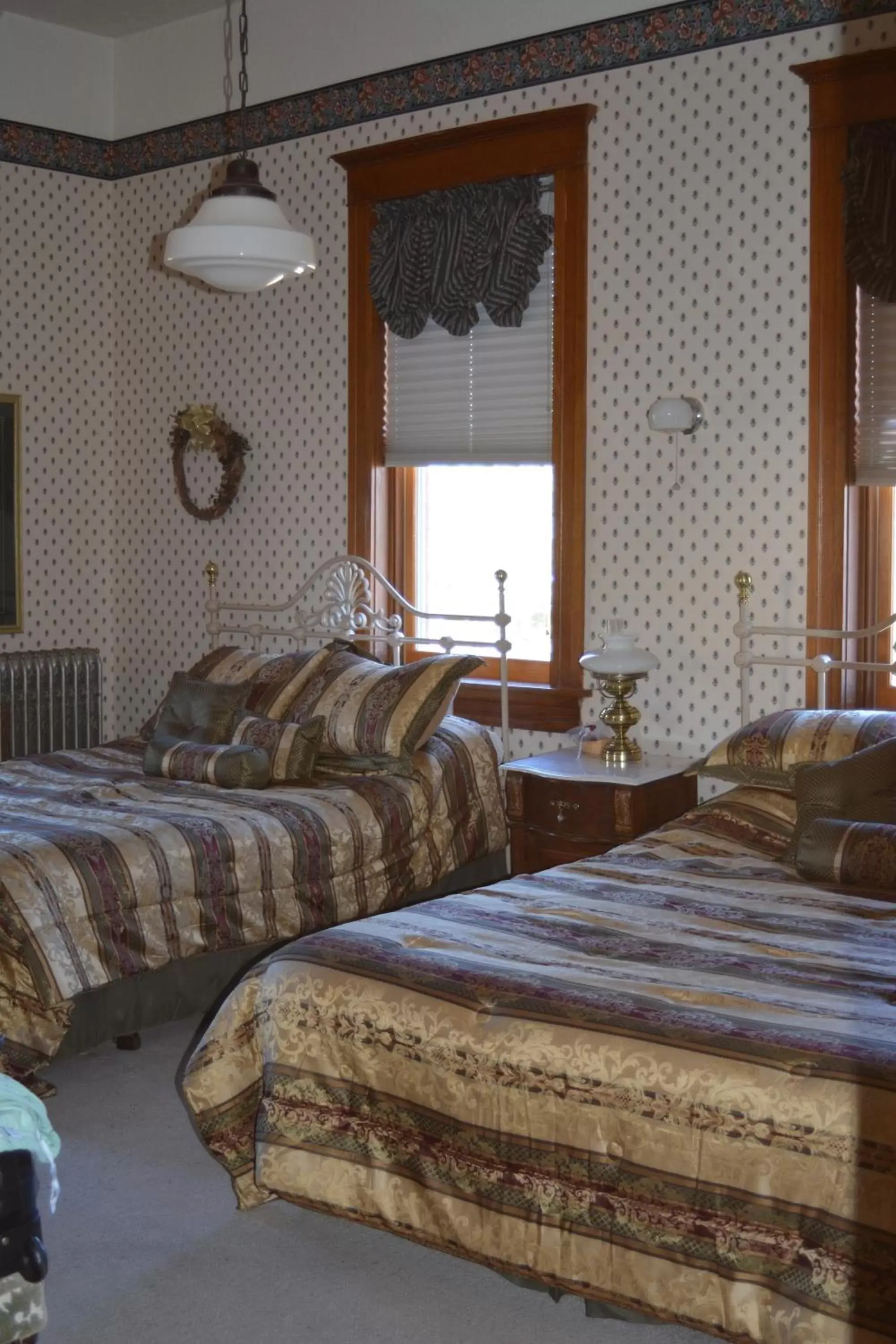 Bed in Cripple Creek Hospitality House & Travel Park