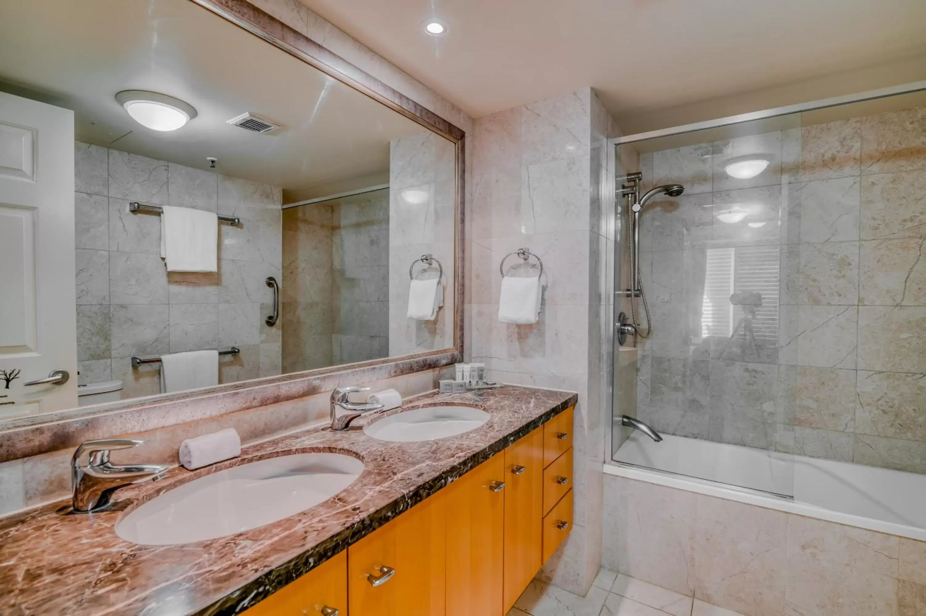 Shower, Bathroom in Bel Air on Broadbeach