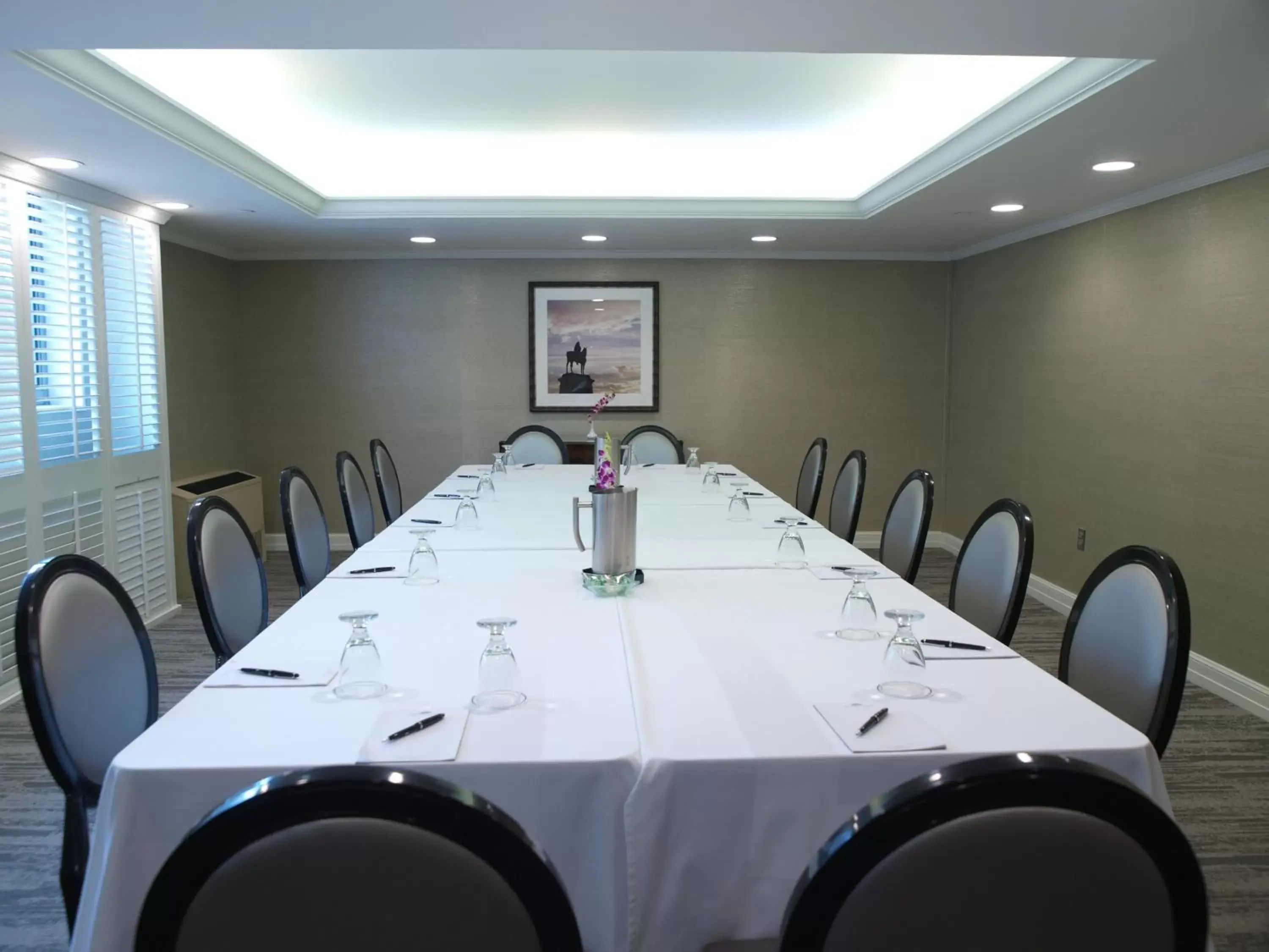 Meeting/conference room in State Plaza Hotel