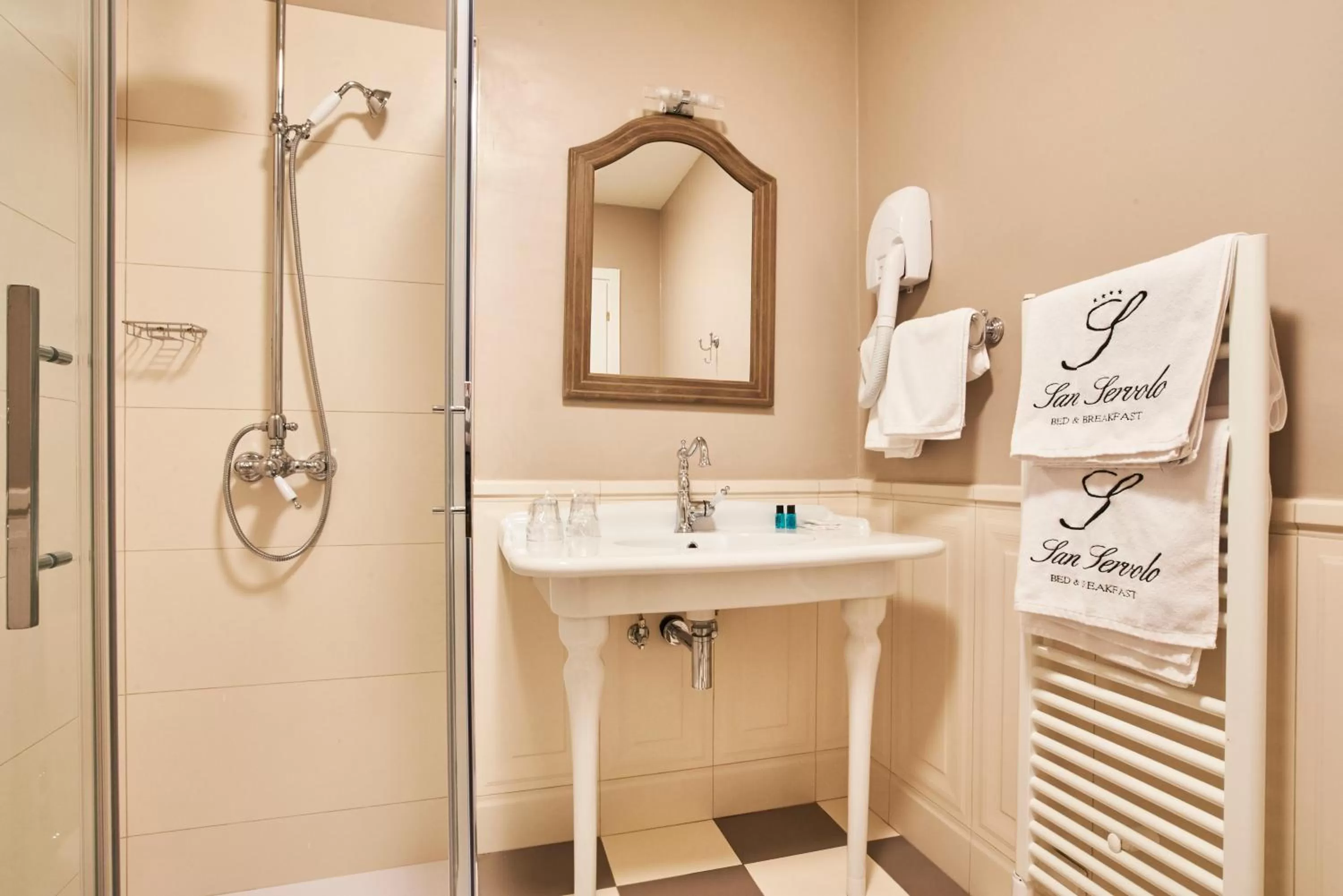 Bathroom in San Servolo Wellness Rooms - Adults Only