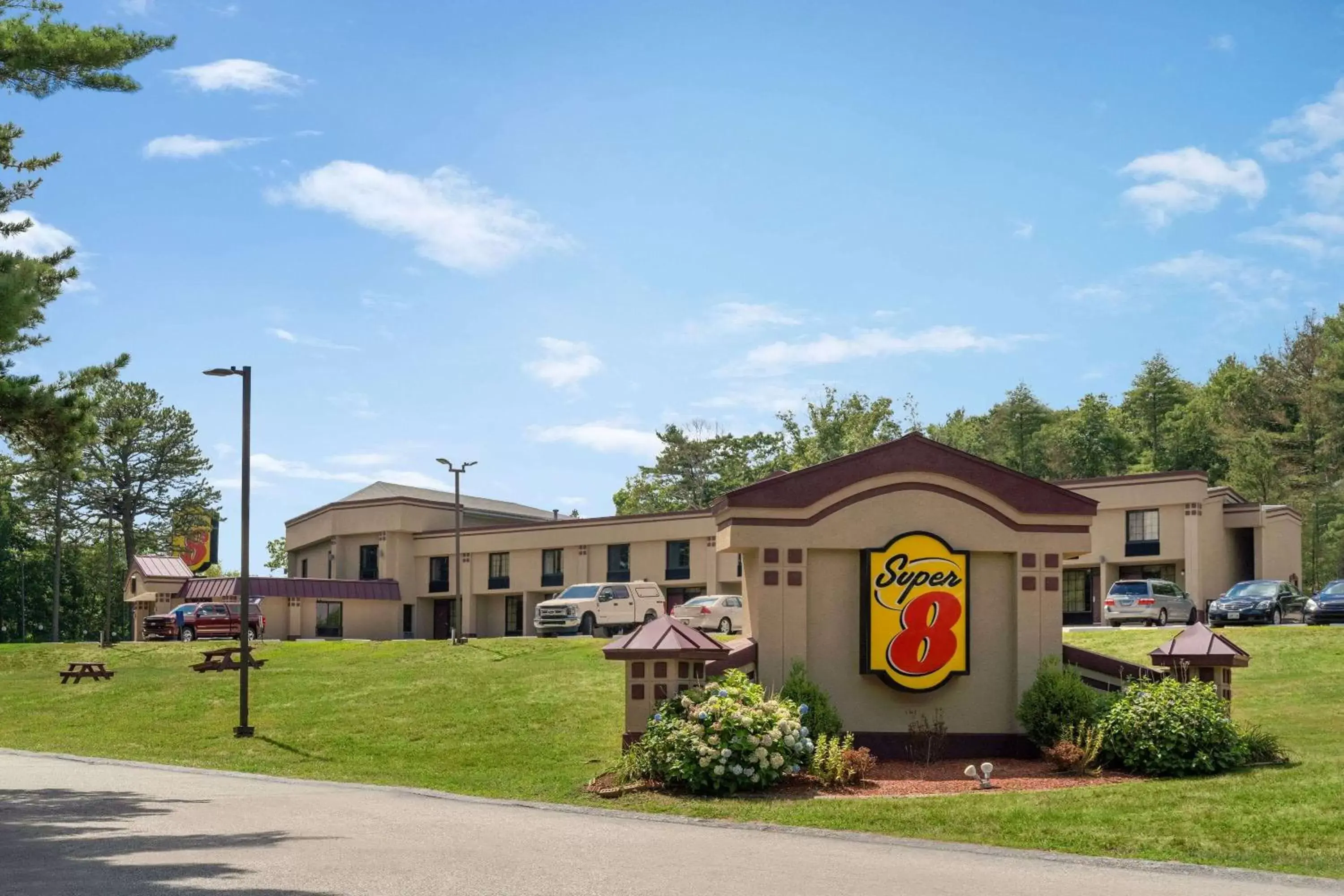 Property building in Super 8 by Wyndham West Greenwich/Providence Property building in Super 8 by Wyndham West Greenwich/Providence