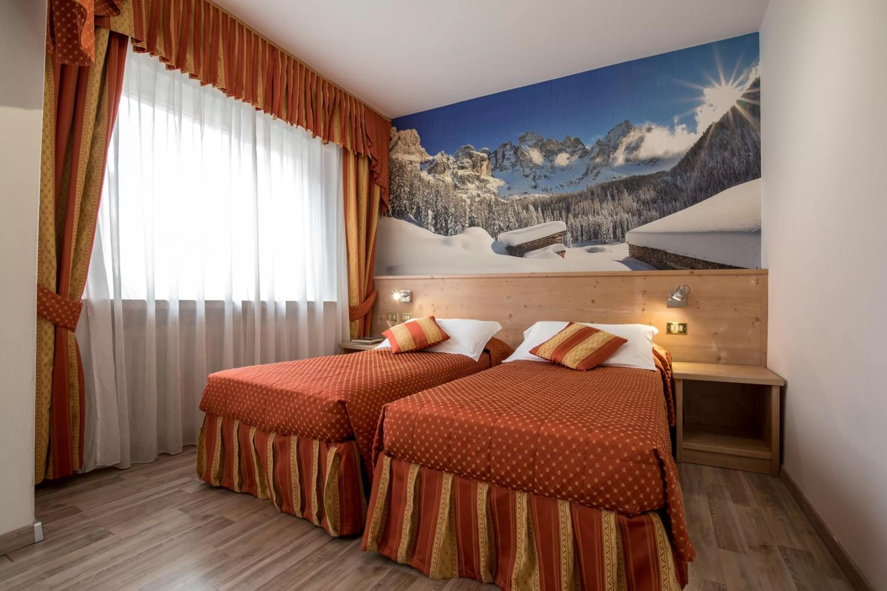 Photo of the whole room, Bed in Hotel Touring