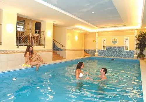 Spa and wellness centre/facilities, Swimming Pool in Ferienhotel Hubertus