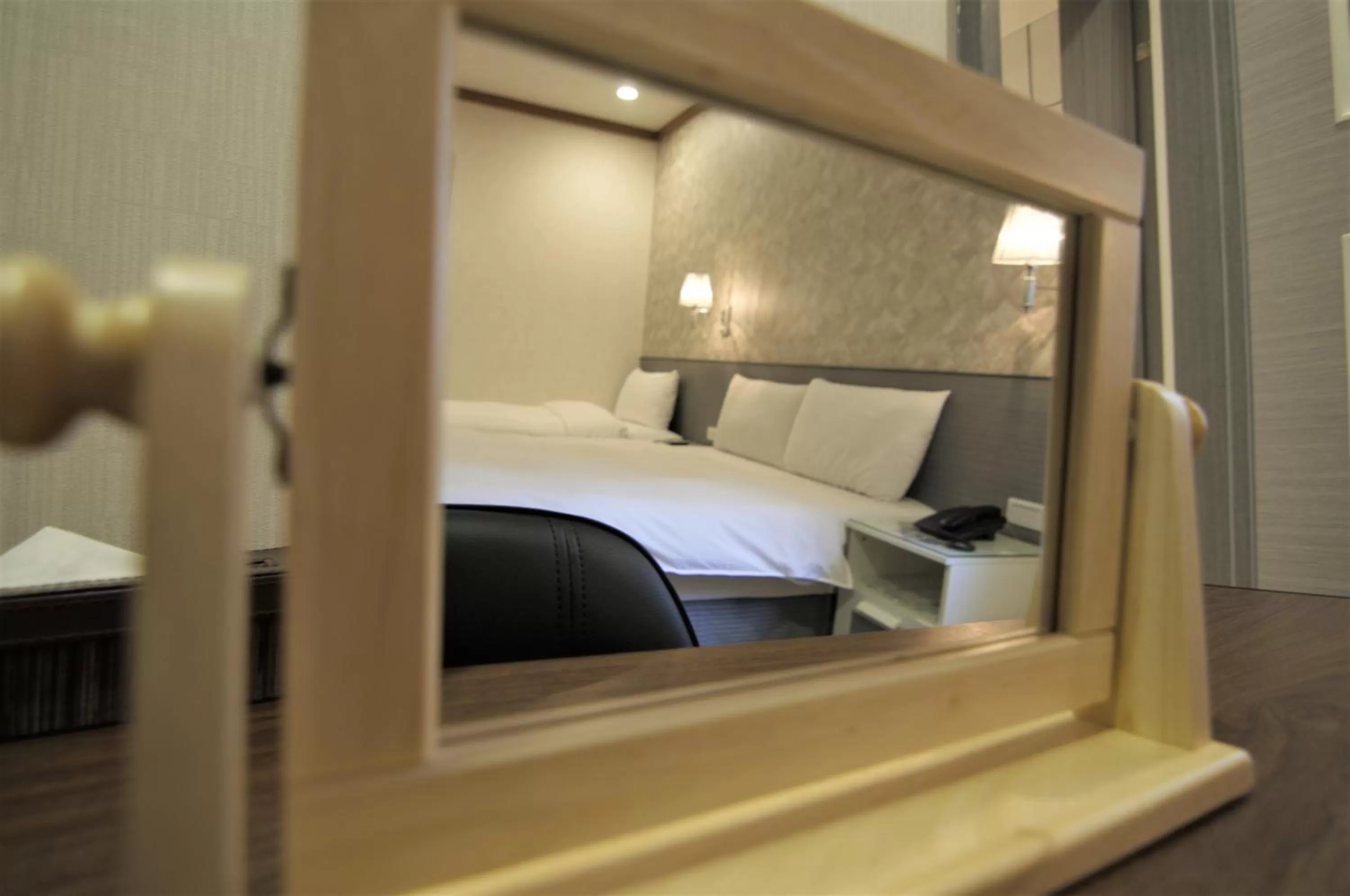 Decorative detail in 泊居旅店 Oursinn Hotel