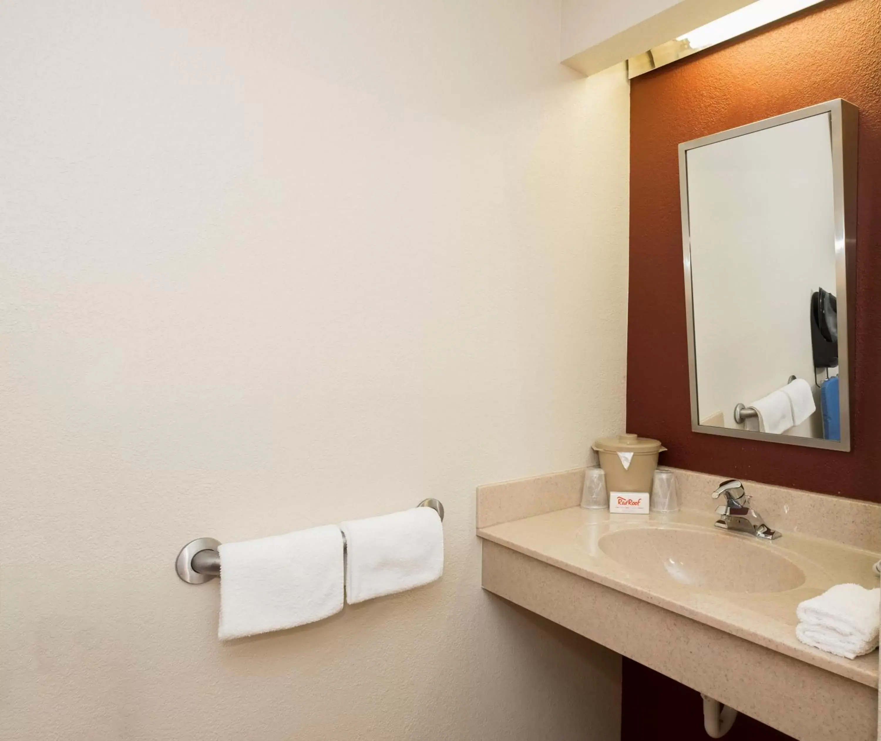 Other, Bathroom in Red Roof Inn PLUS+ Columbus - Dublin