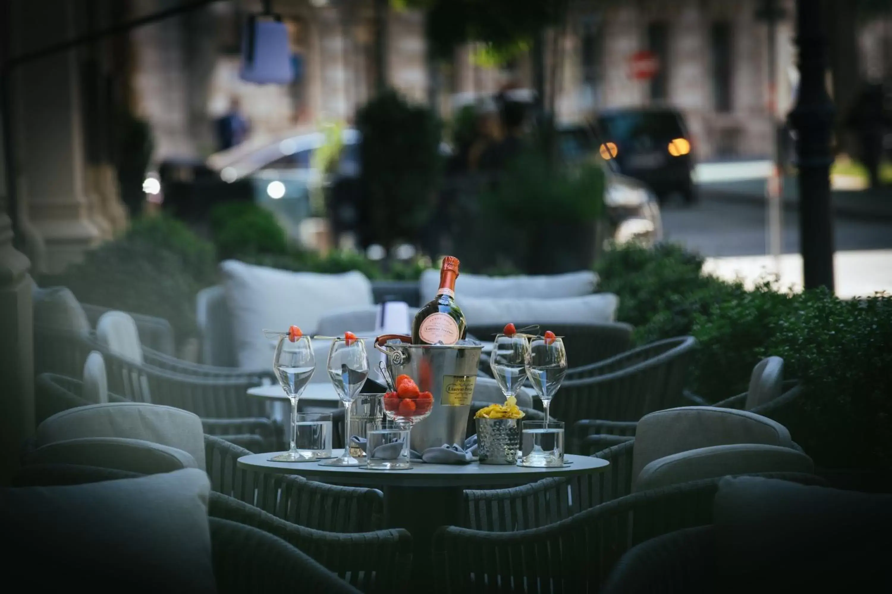 Restaurant/places to eat in The Ritz-Carlton, Vienna
