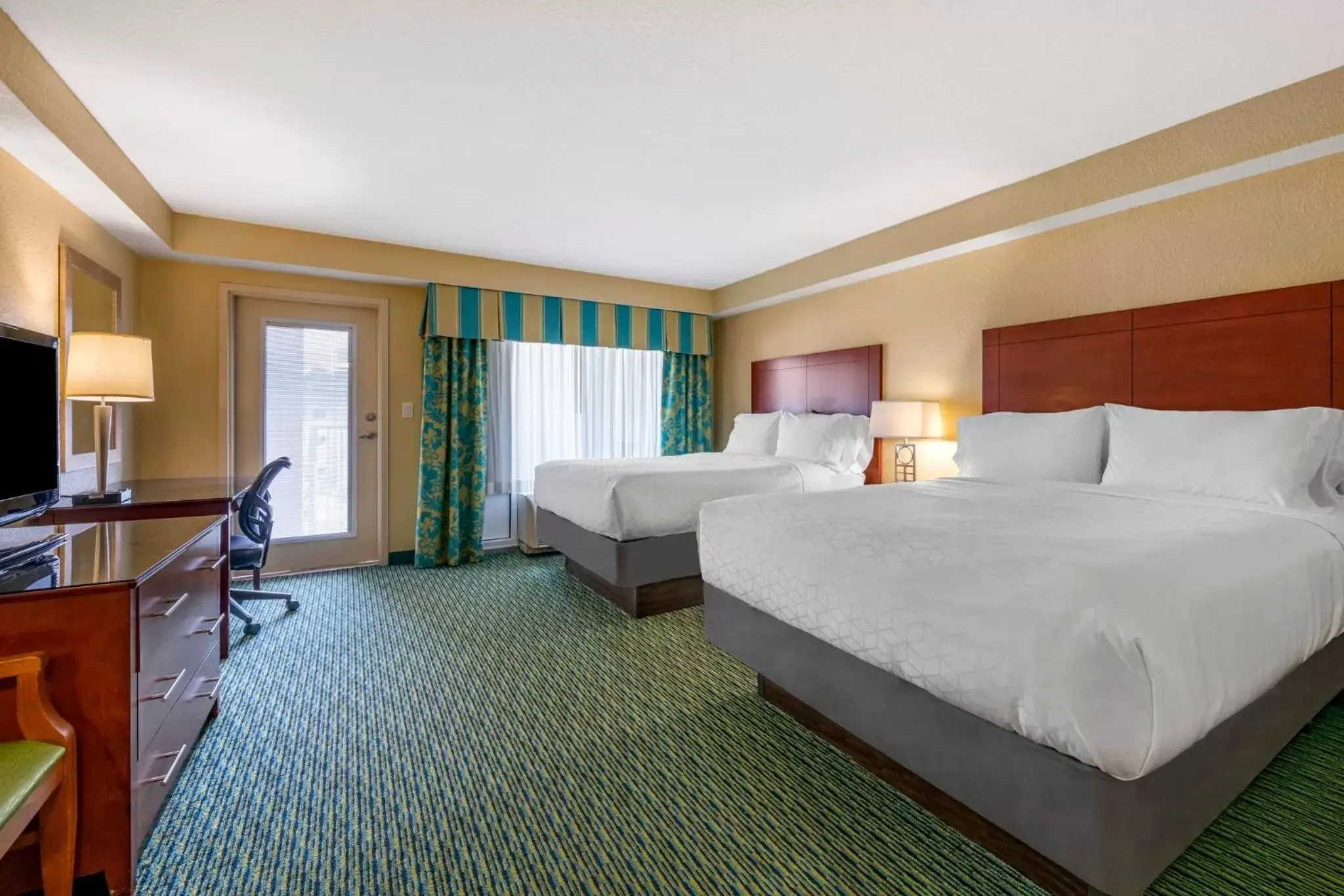 Photo of the whole room, Bed in Holiday Inn Resort Orlando - Lake Buena Vista, an IHG Hotel