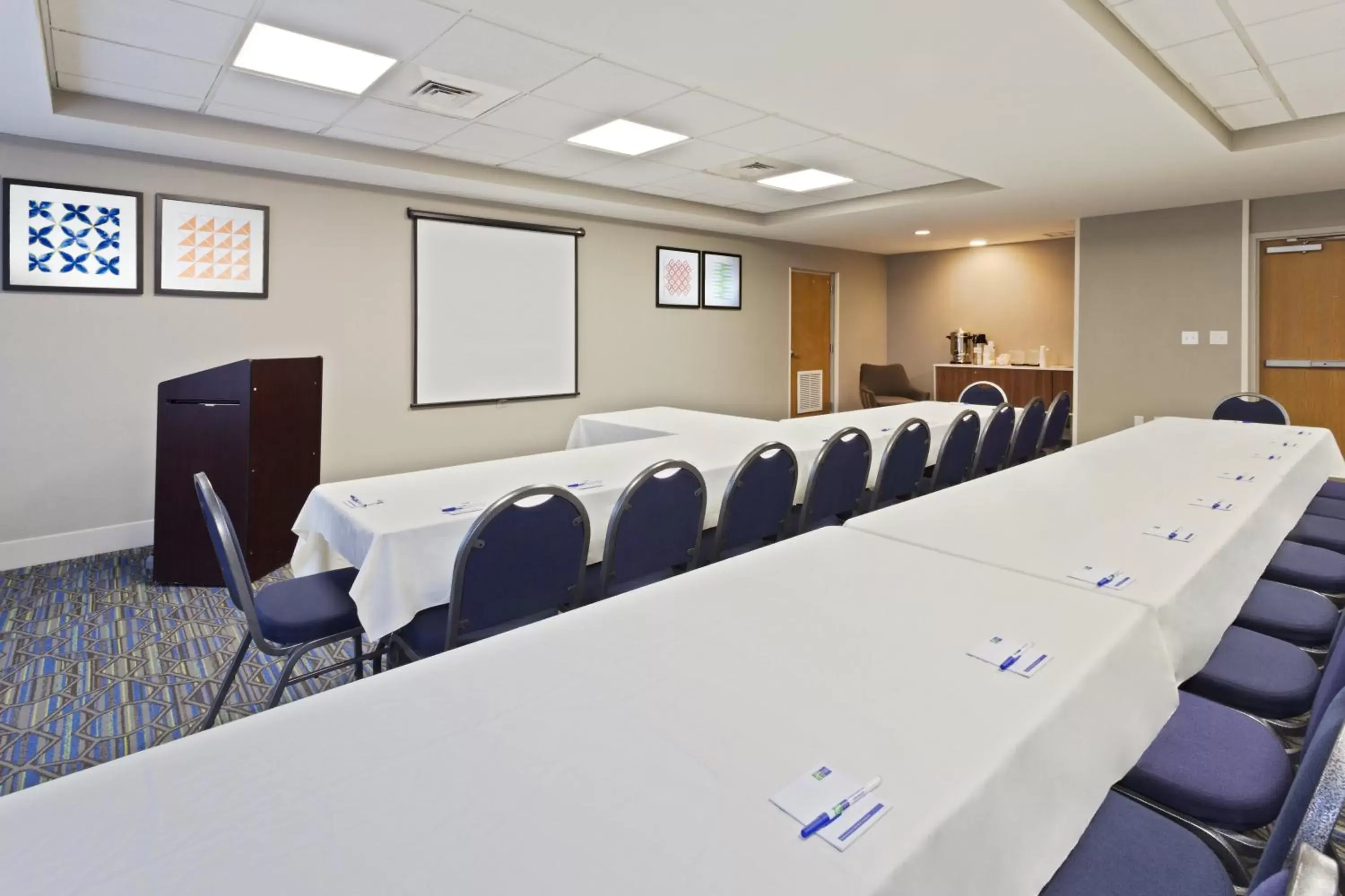 Meeting/conference room in Holiday Inn Express & Suites Tavares, an IHG Hotel