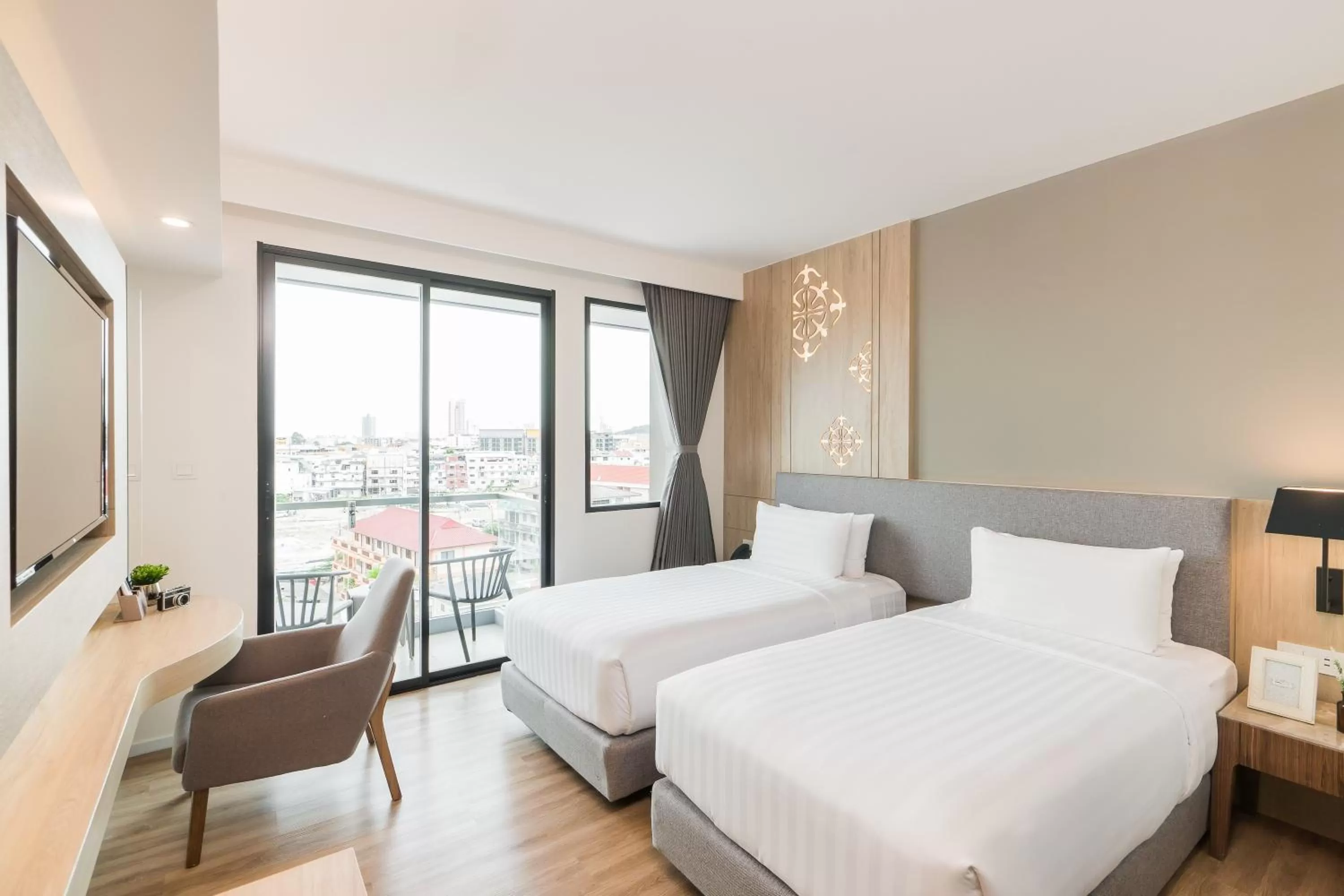 Bed in Hotel Amber Pattaya