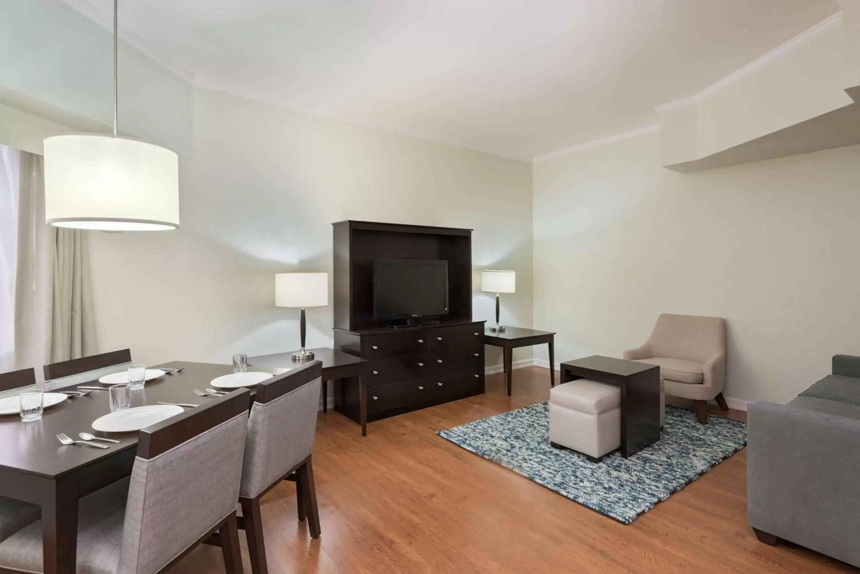Living room, TV/Entertainment Center in Homewood Suites by Hilton Bonita Springs