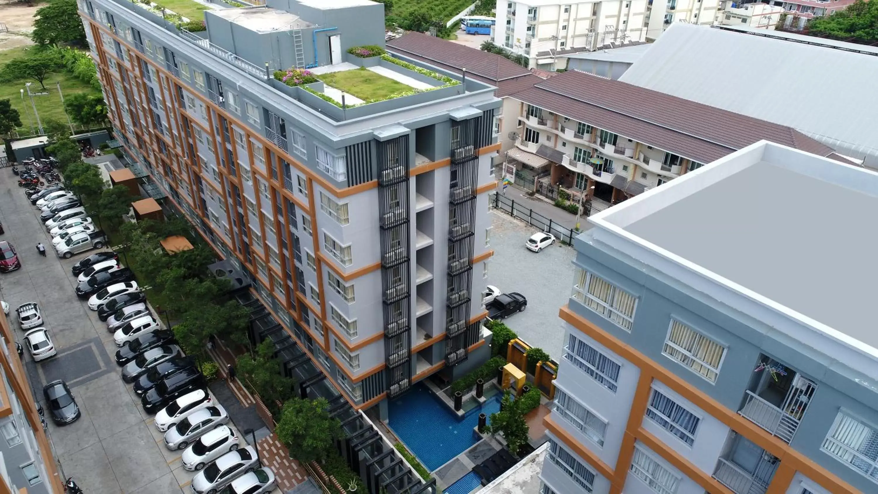 Property building, Bird's-eye View in The Grass Serviced Suites