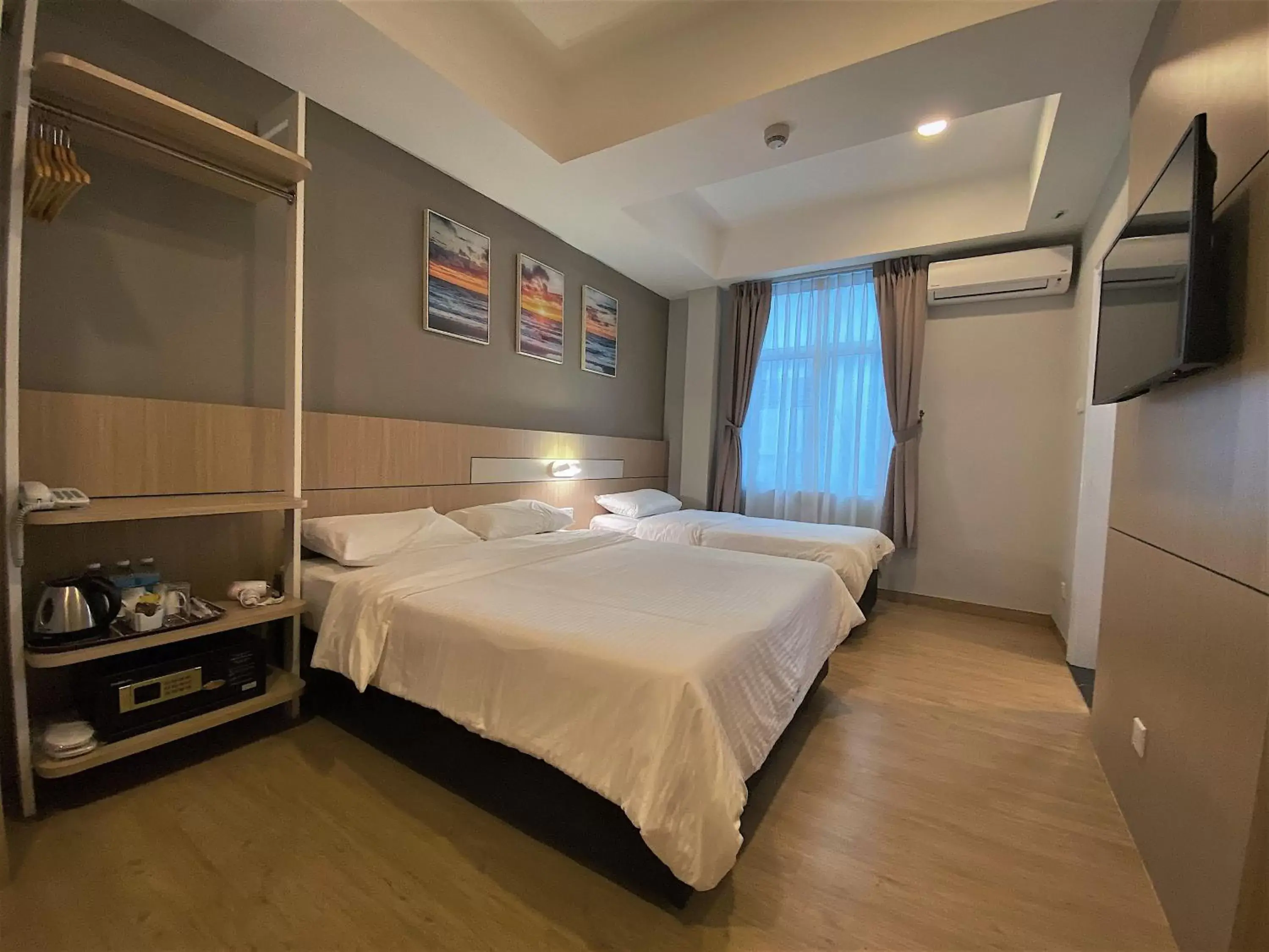 Walk In Hotel Walk In Hotel