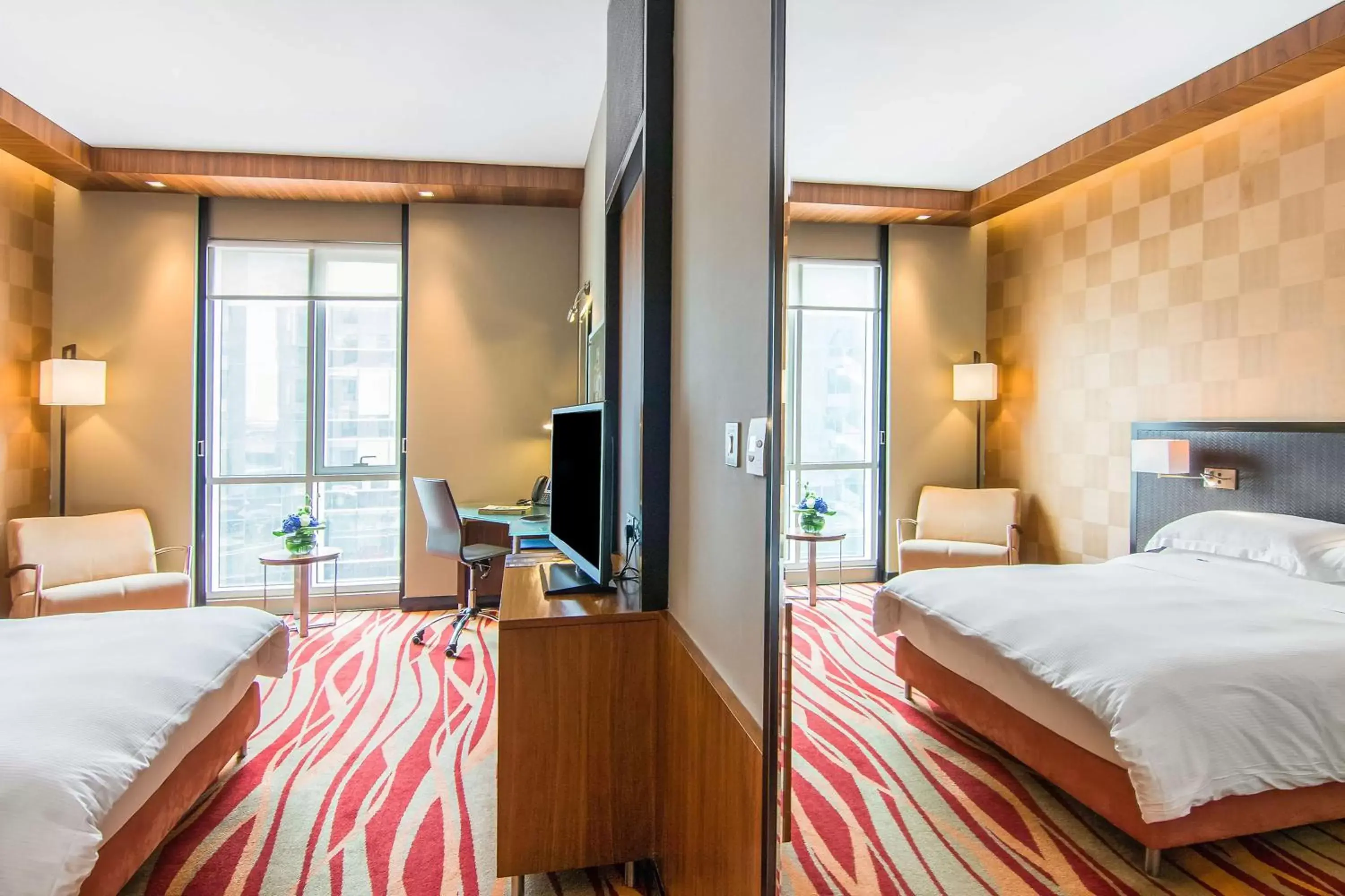 Bedroom, Bed in Radisson Blu Hotel, Dubai Media City