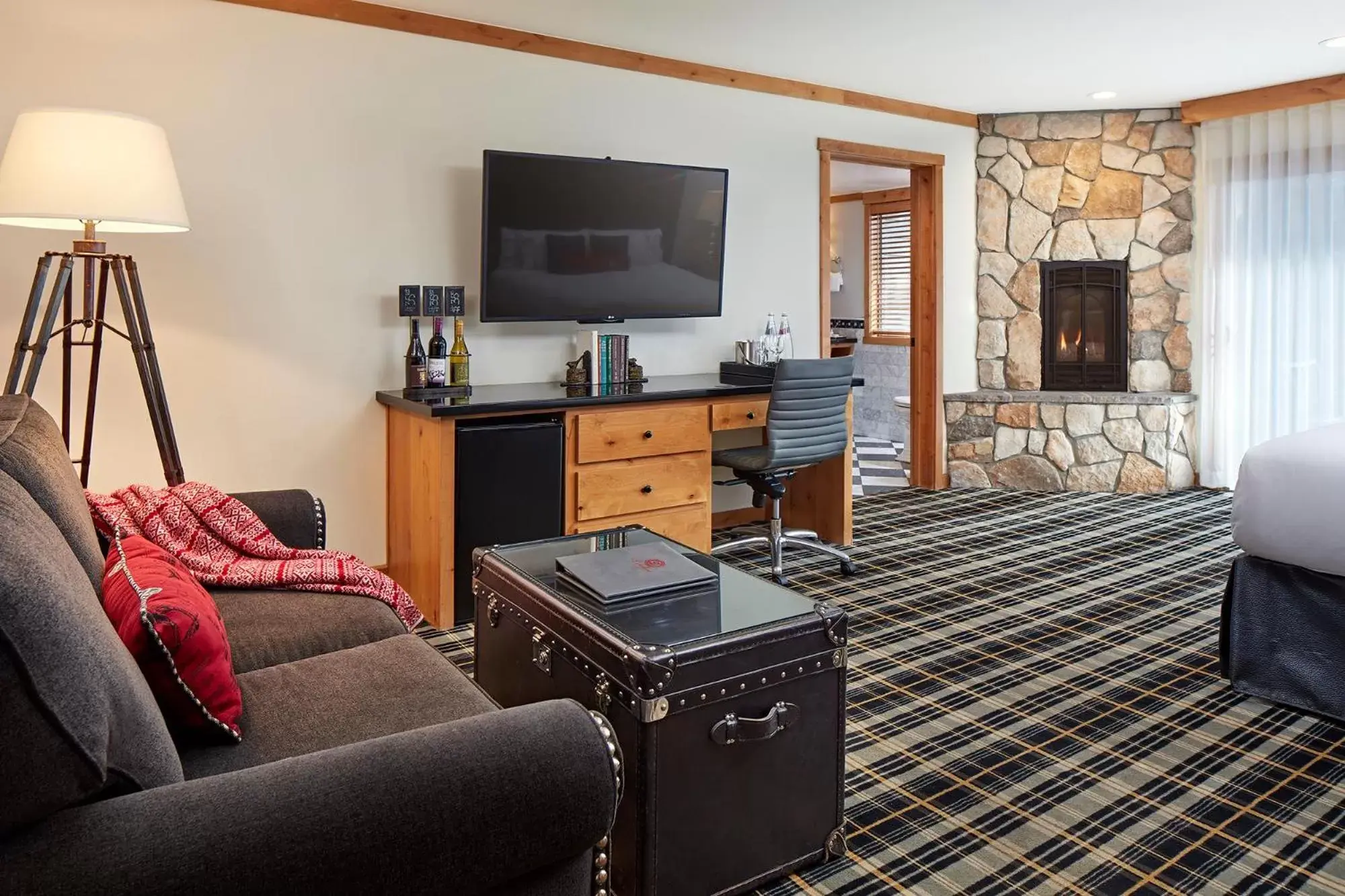 Living room, TV/Entertainment Center in The Landing Resort and Spa