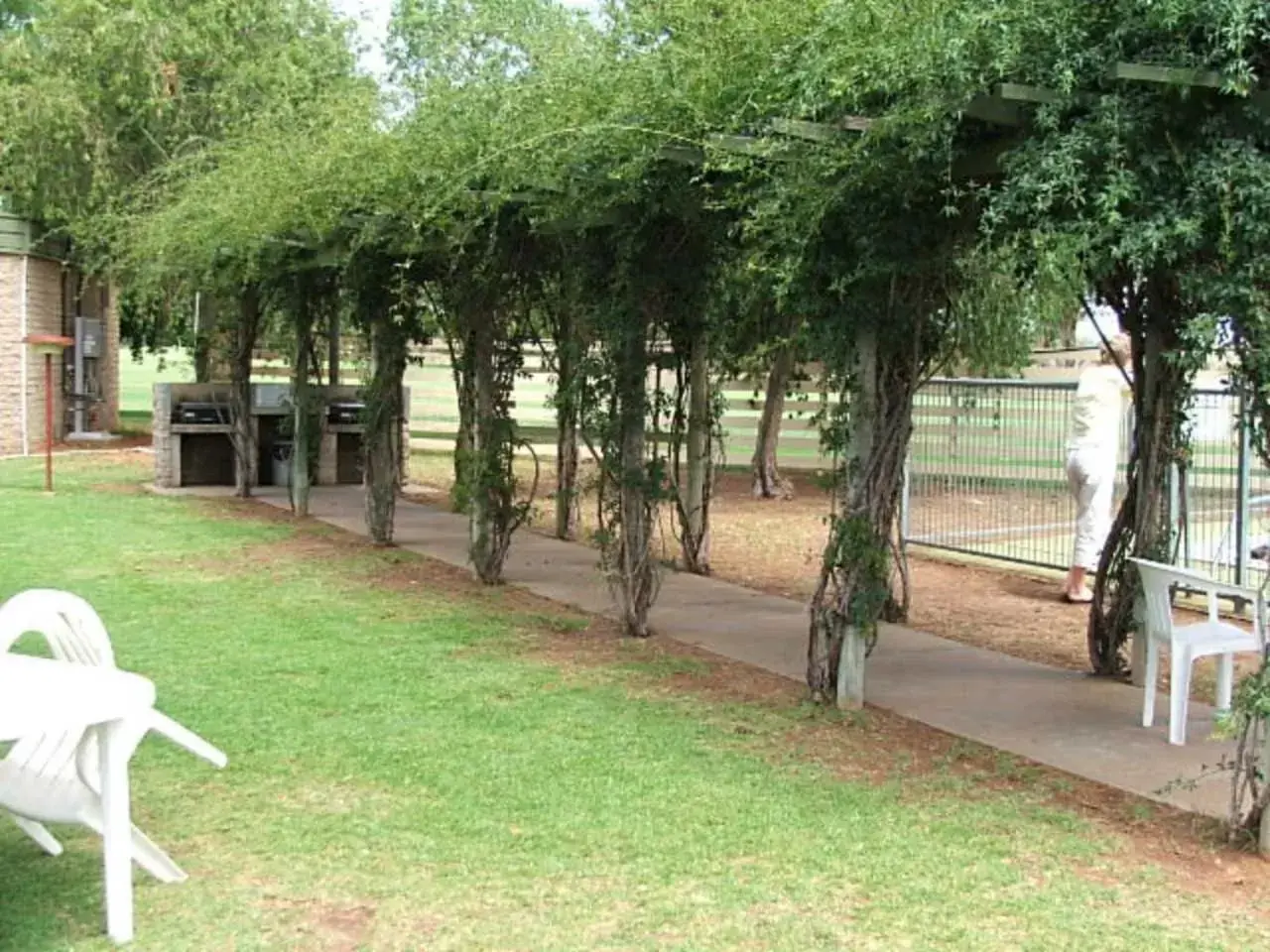 BBQ facilities, Garden in Mildura Golf Resort