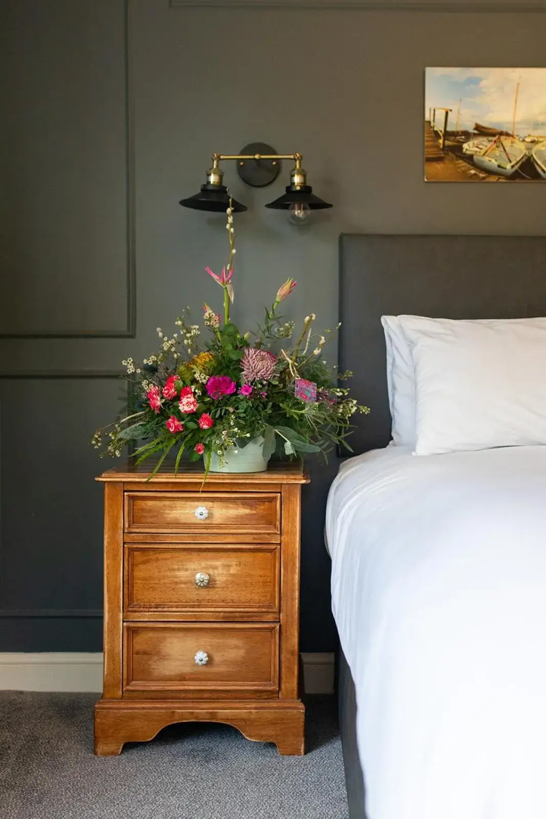 Bedroom, Bed in The Plough Inn