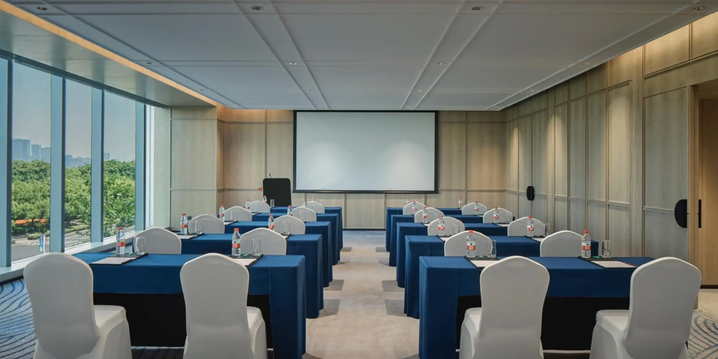 Meeting/conference room in Crowne Plaza Hangzhou Riverside, an IHG Hotel