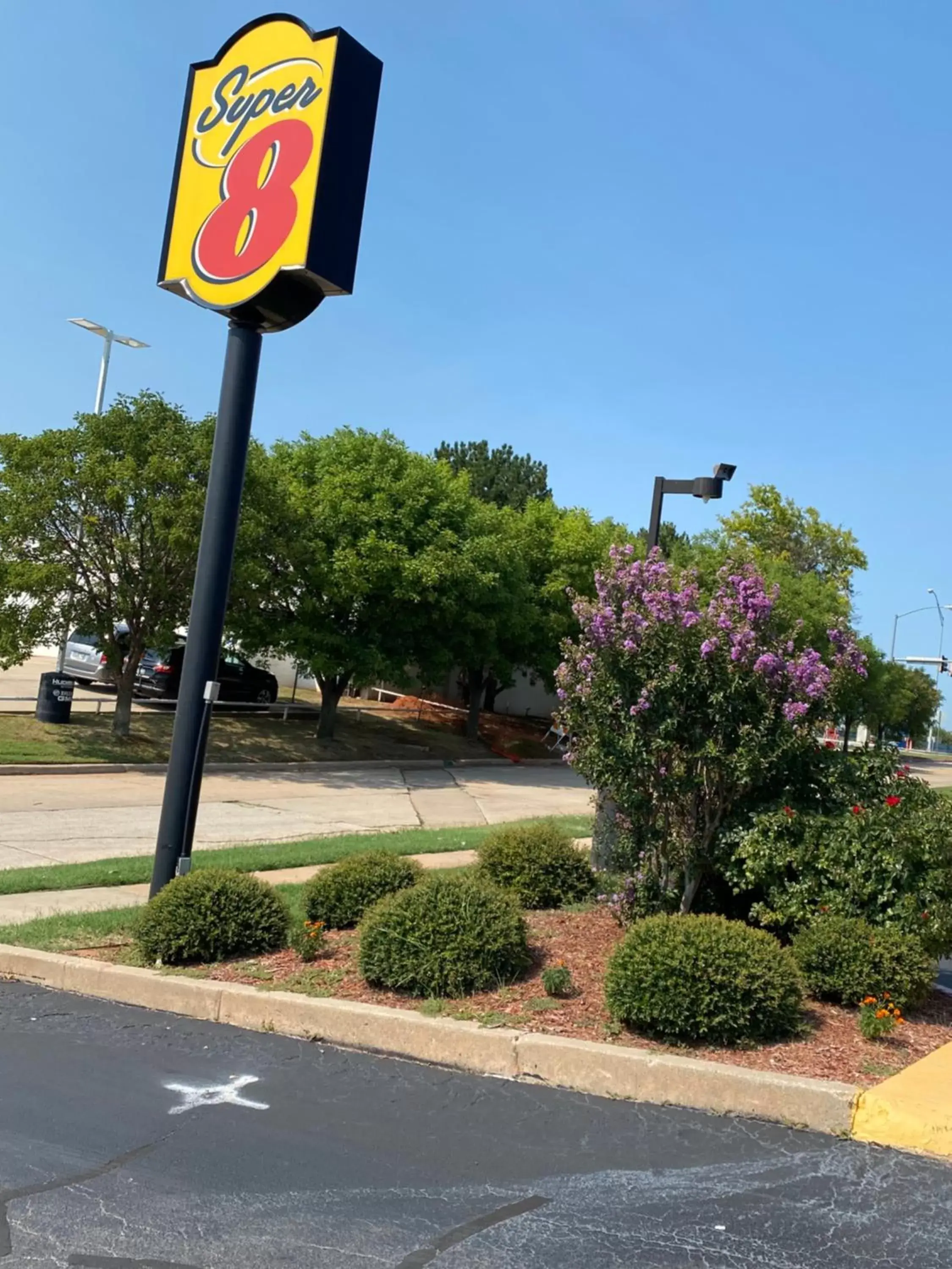 Property building in Super 8 by Wyndham Midwest City OK Property building in Super 8 by Wyndham Midwest City OK