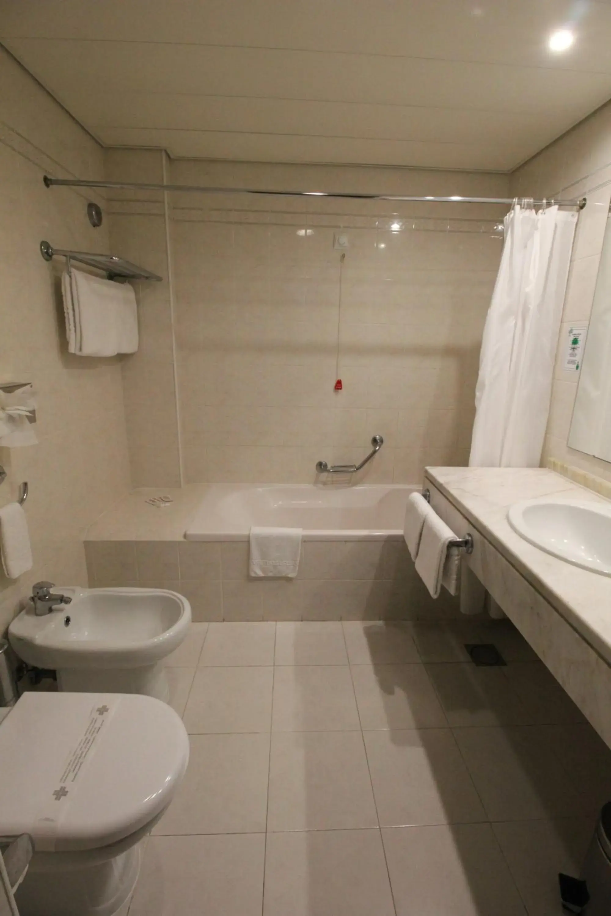 Bathroom in Suite Hotel Jardins Da Ajuda Bathroom in Suite Hotel Jardins Da Ajuda