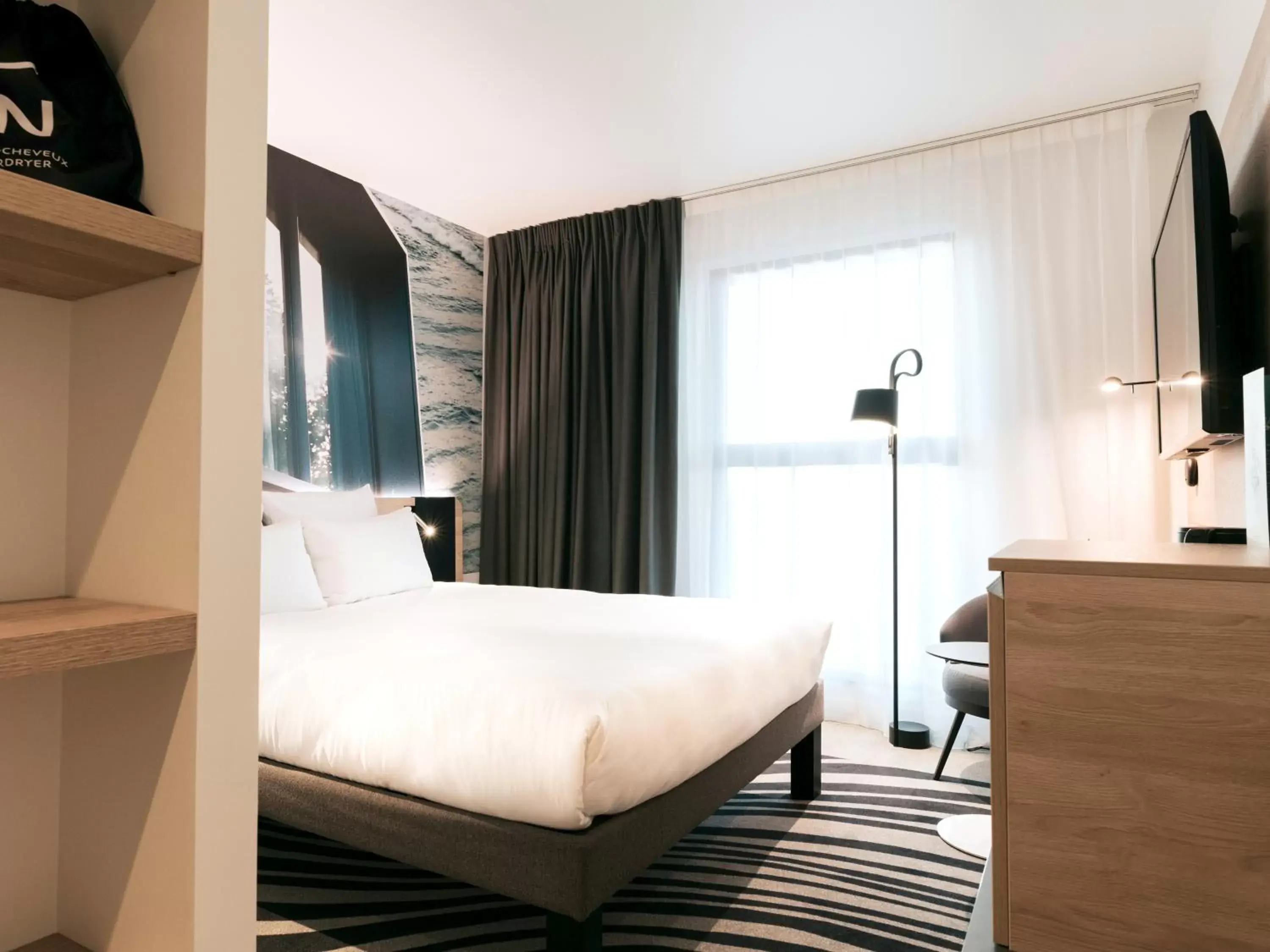Bedroom, Bed in Novotel Angers Centre Gare
