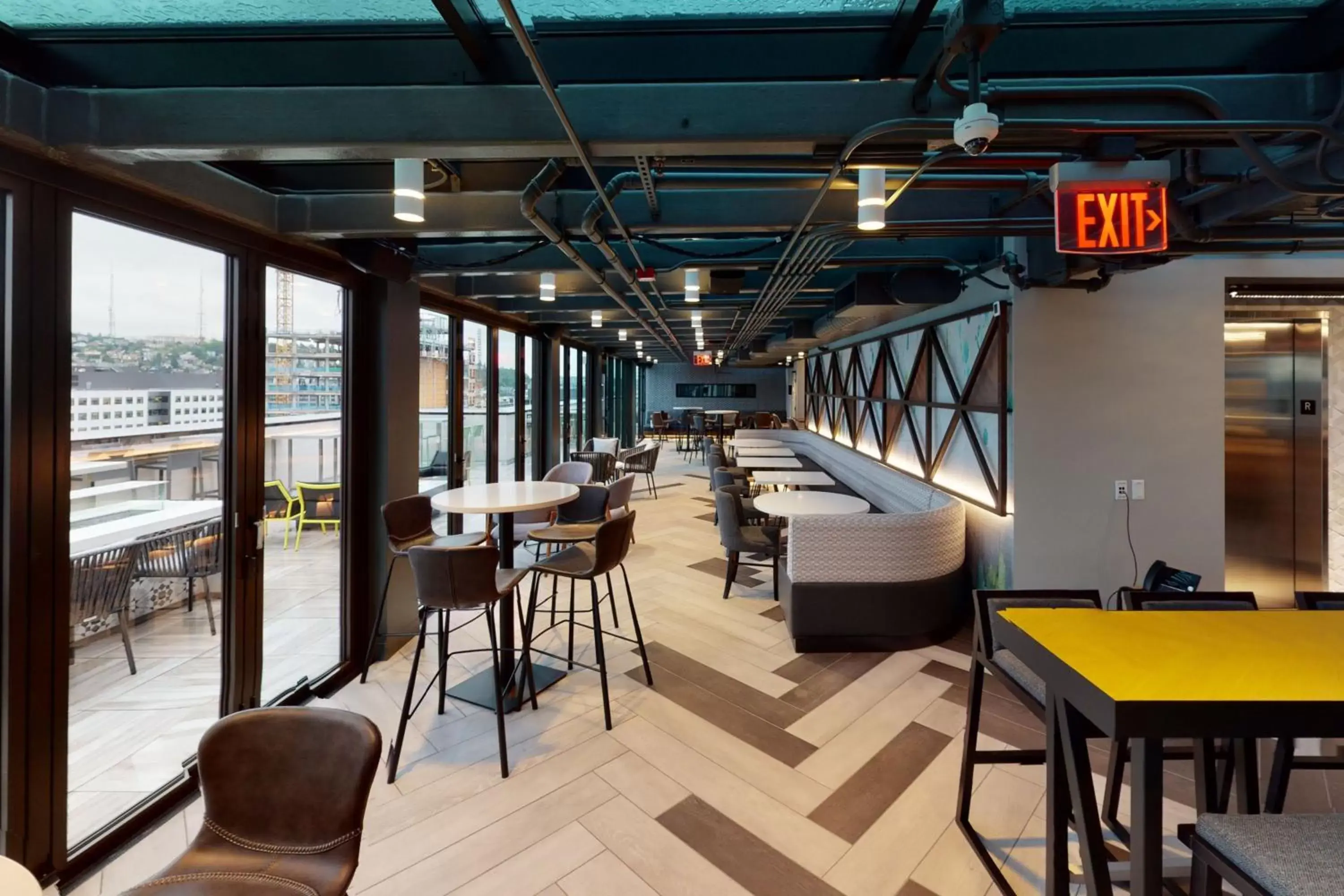 Lounge or bar, Restaurant/Places to Eat in Astra Hotel, Seattle, A Tribute Portfolio Hotel by Marriott
