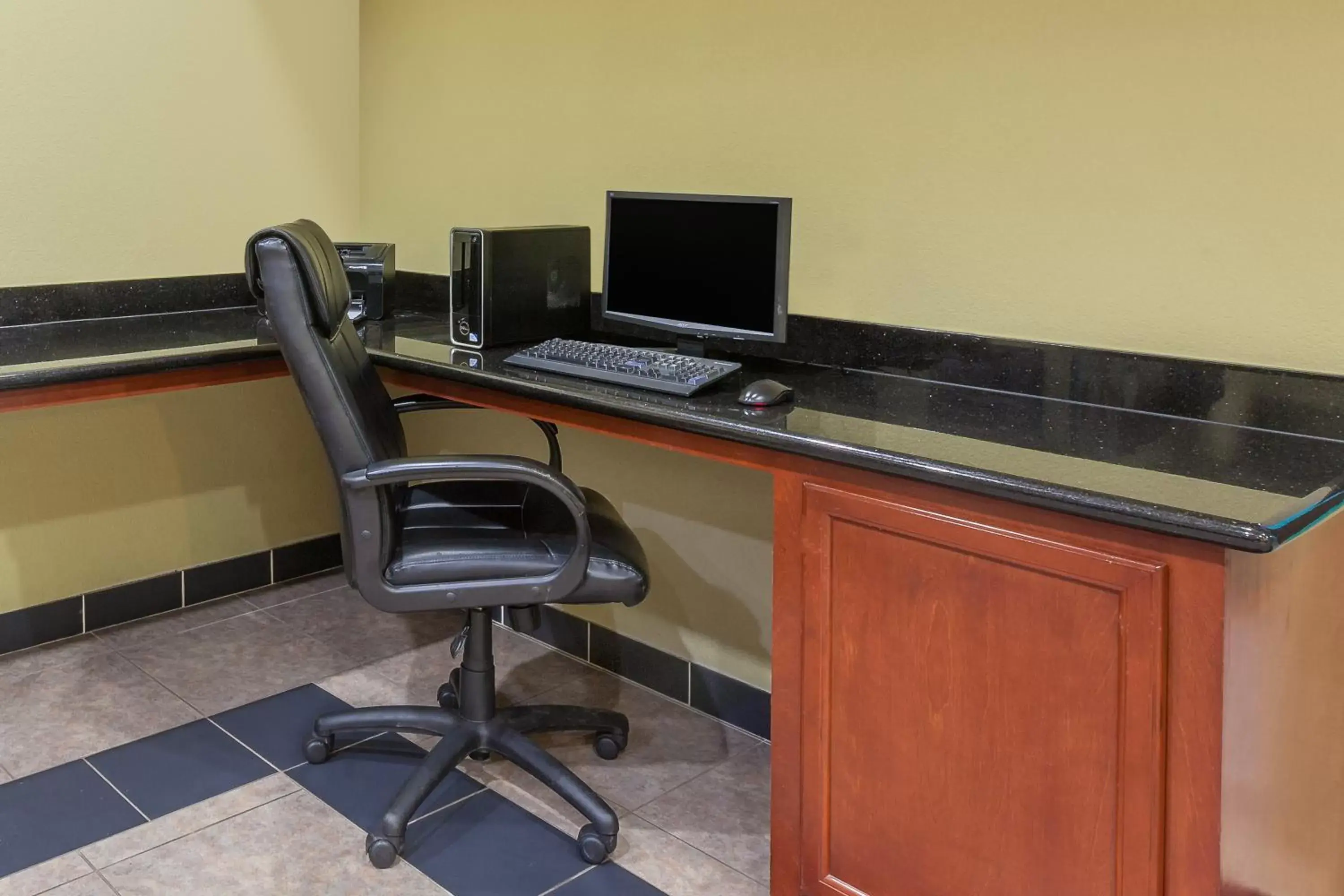 Business facilities in Days Inn by Wyndham Kemah