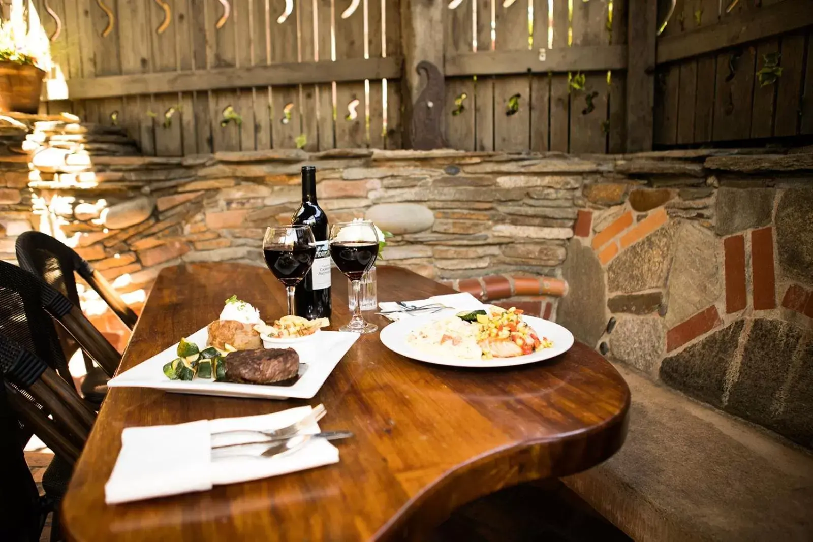 Restaurant/places to eat in Cambria Pines Lodge