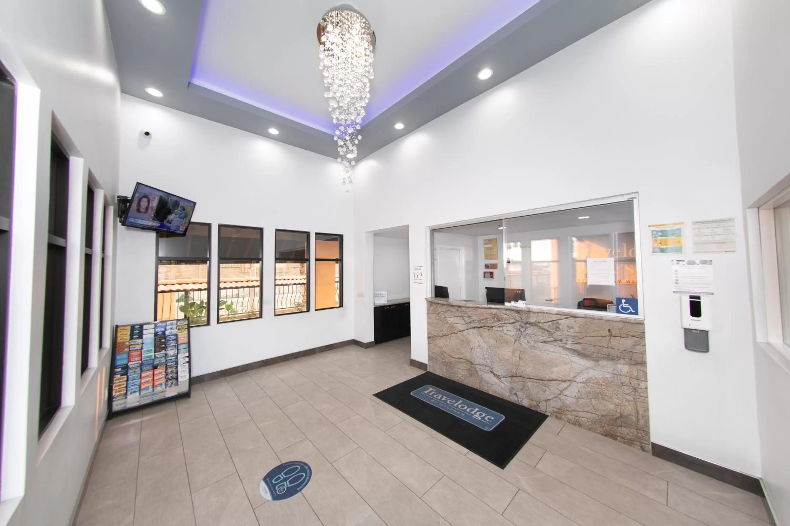 Lobby or reception in Travelodge Inn & Suites by Wyndham West Covina
