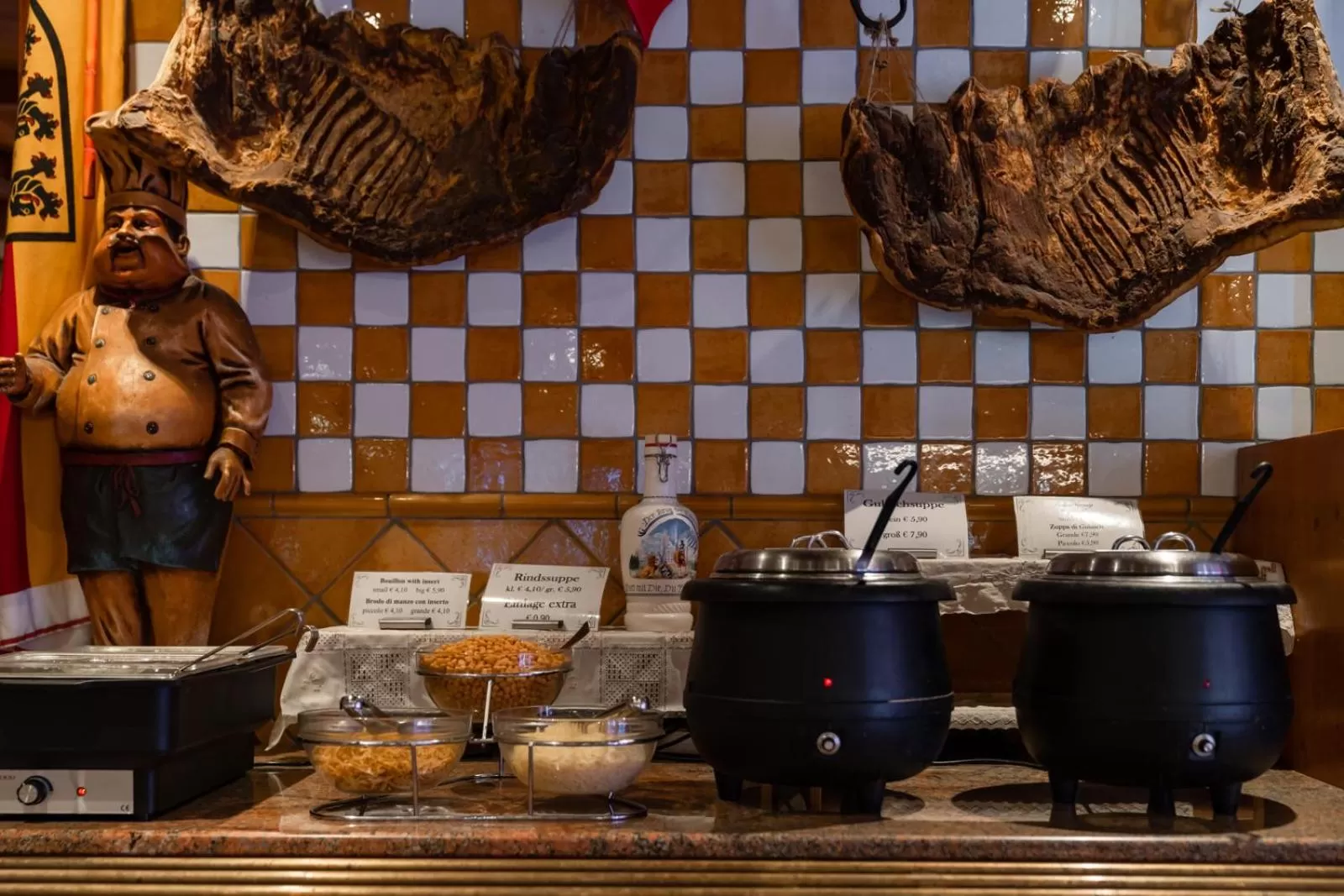 Food and drinks in Hotel Restaurant Südrast Dreiländereck