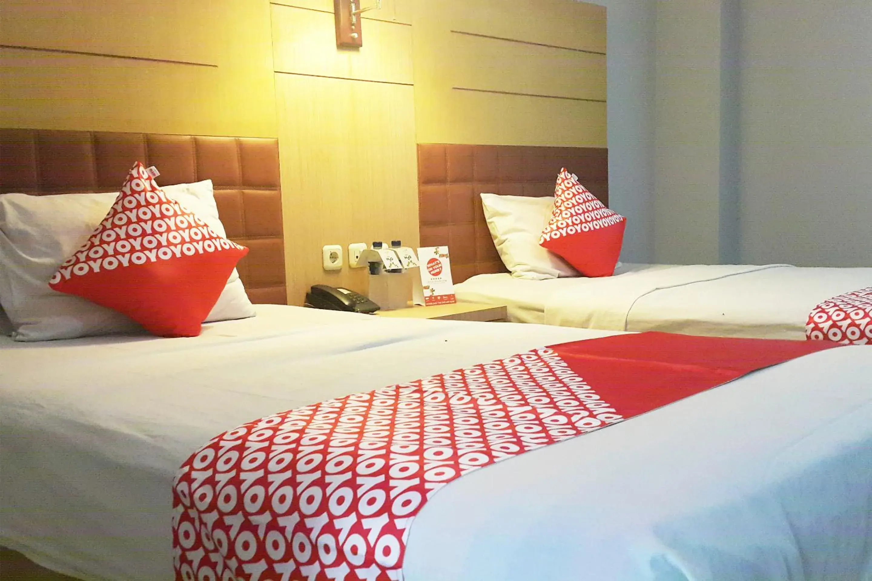 Delxue Twin Room in OYO 1088 Hotel Mega Sentosa