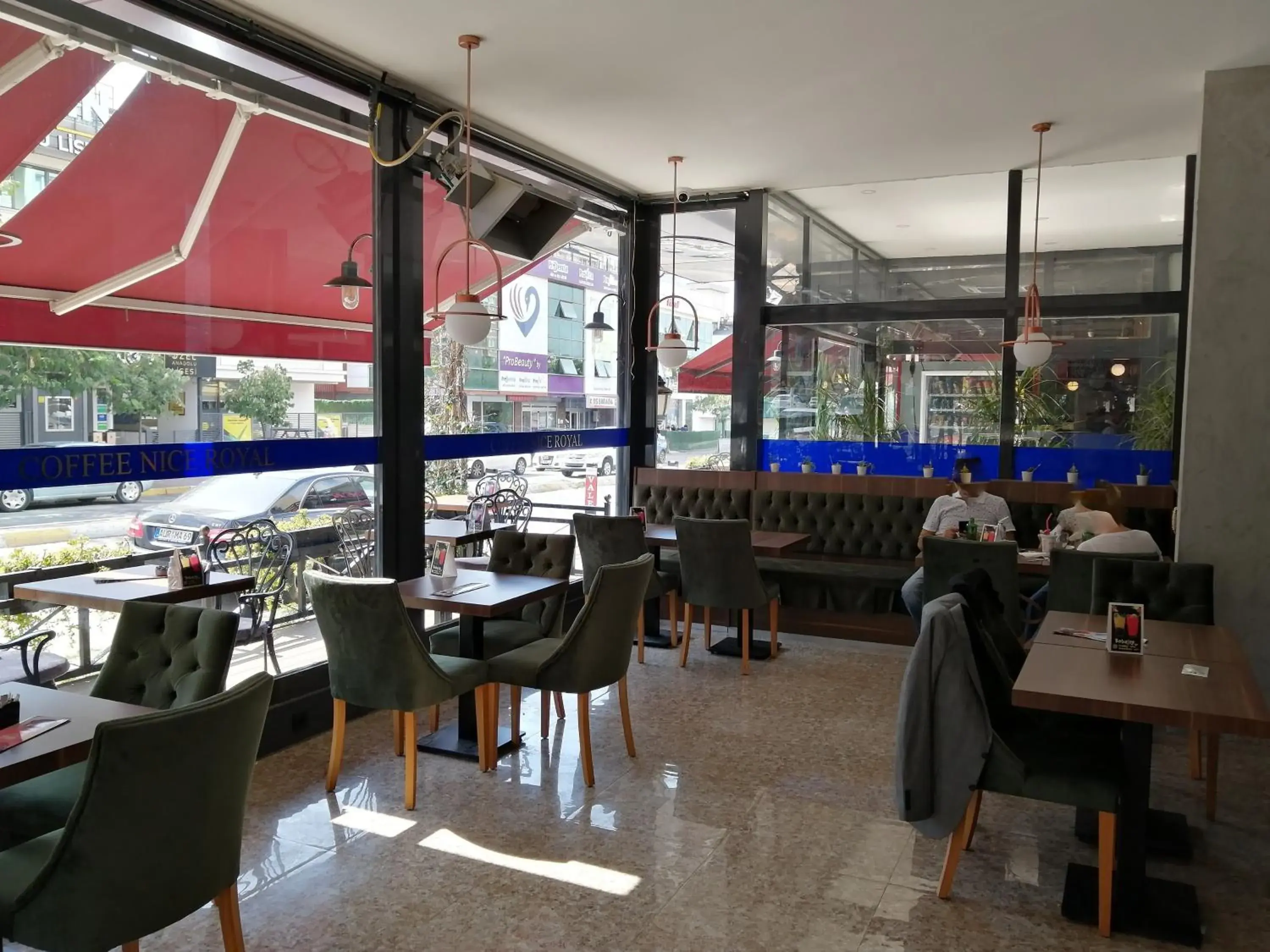 Restaurant/places to eat in Nice Royal Restaurant/places to eat in Nice Royal