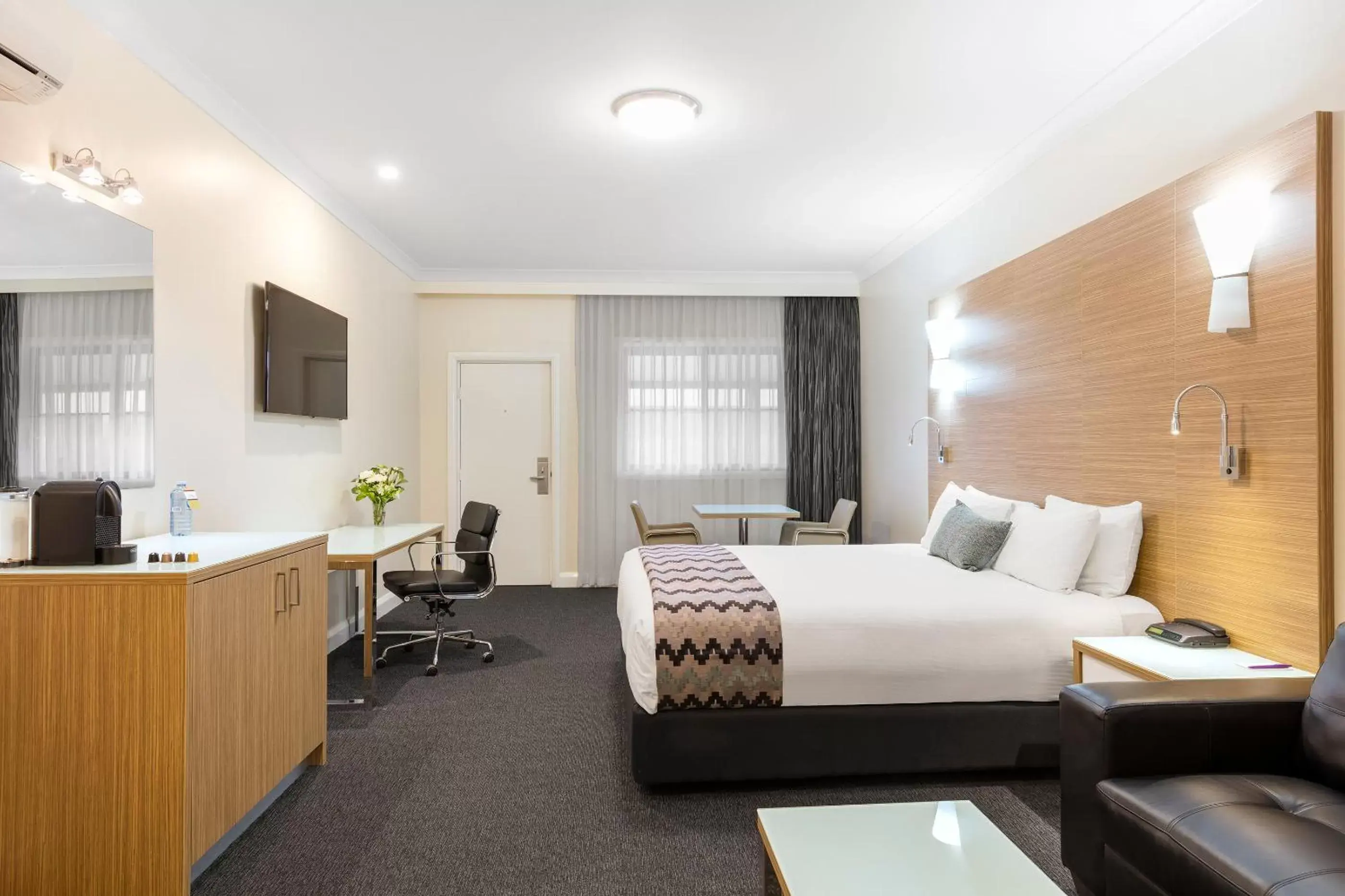 Bedroom in Mercure Goulburn