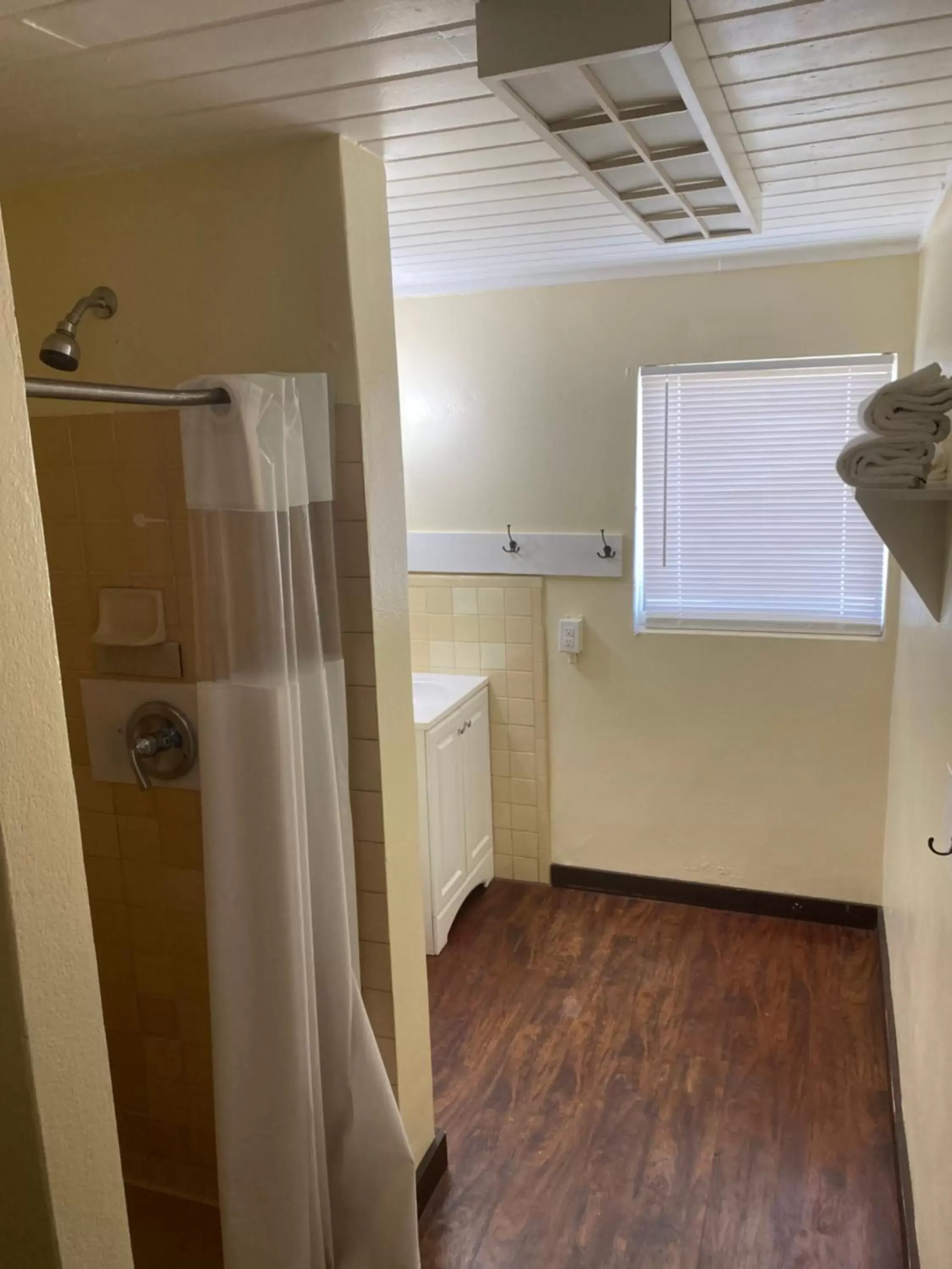 Bathroom in Belles Sea Inn