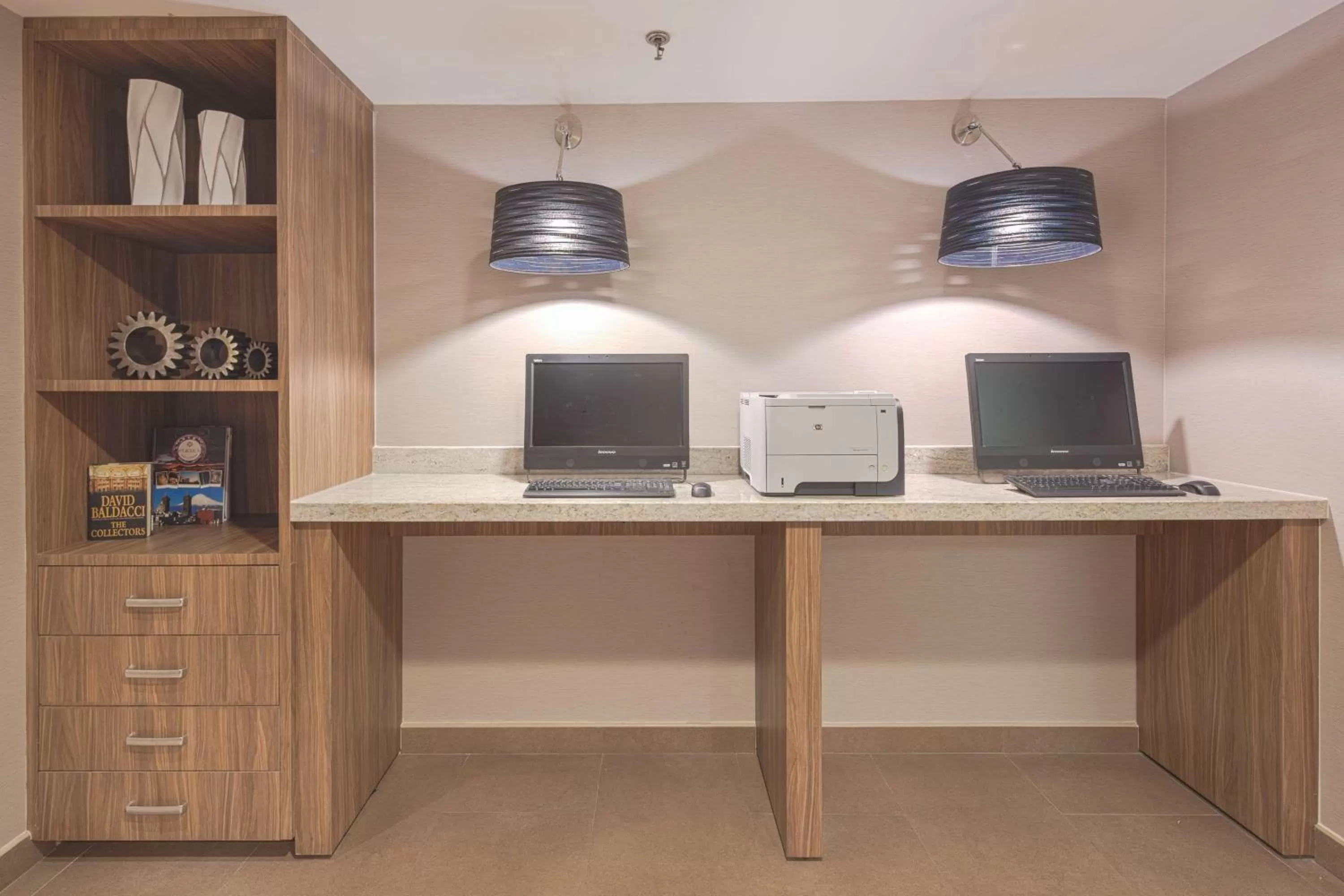 On-site shops in Hampton by Hilton Monterrey Galerias Obispado