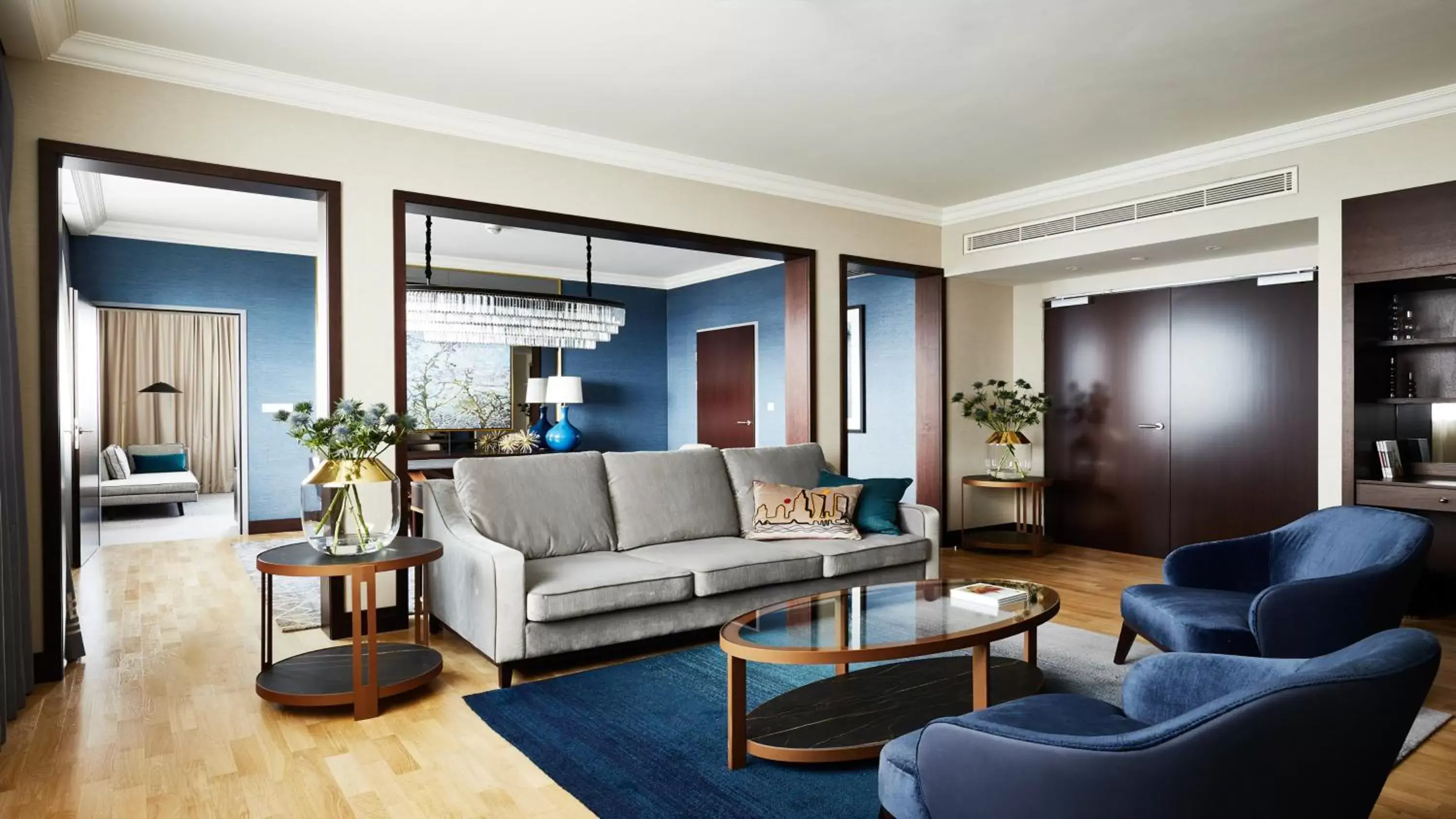 Photo of the whole room, Seating Area in InterContinental Warszawa, an IHG Hotel