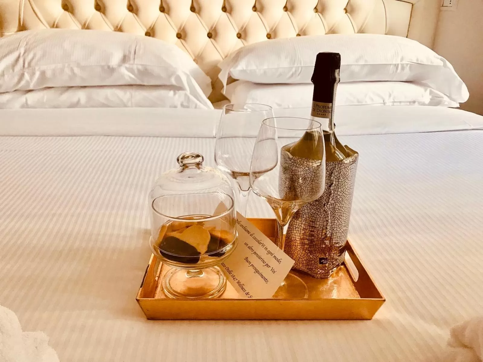 Alcoholic drinks, Bed in Palazzo Otello 1847 Wellness & Spa