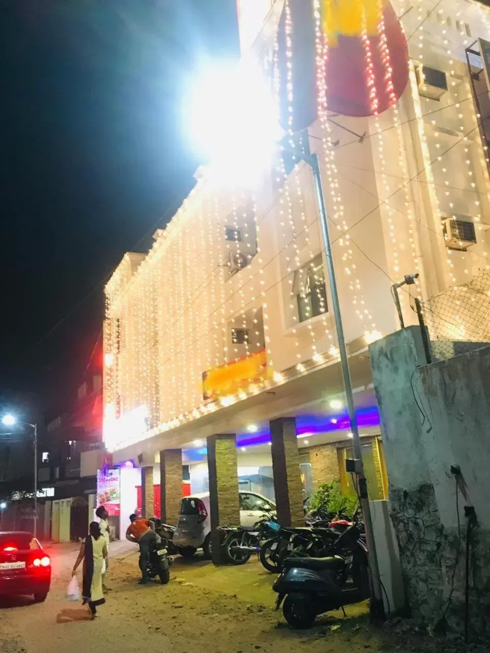 Property building in Hotel Half Moon Chennai Property building in Hotel Half Moon Chennai