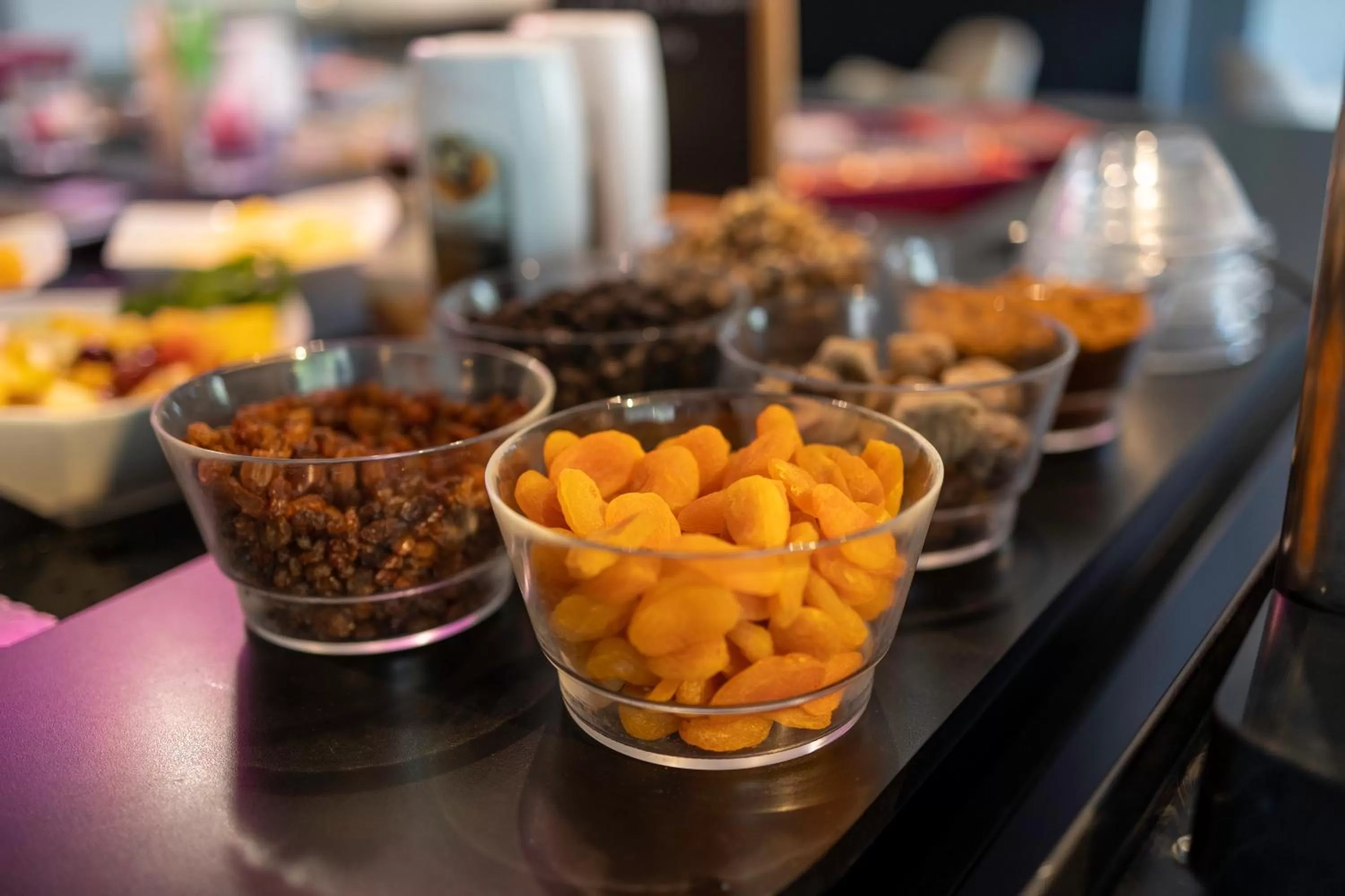 Breakfast in Hôtel restaurant Kyriad Fréjus