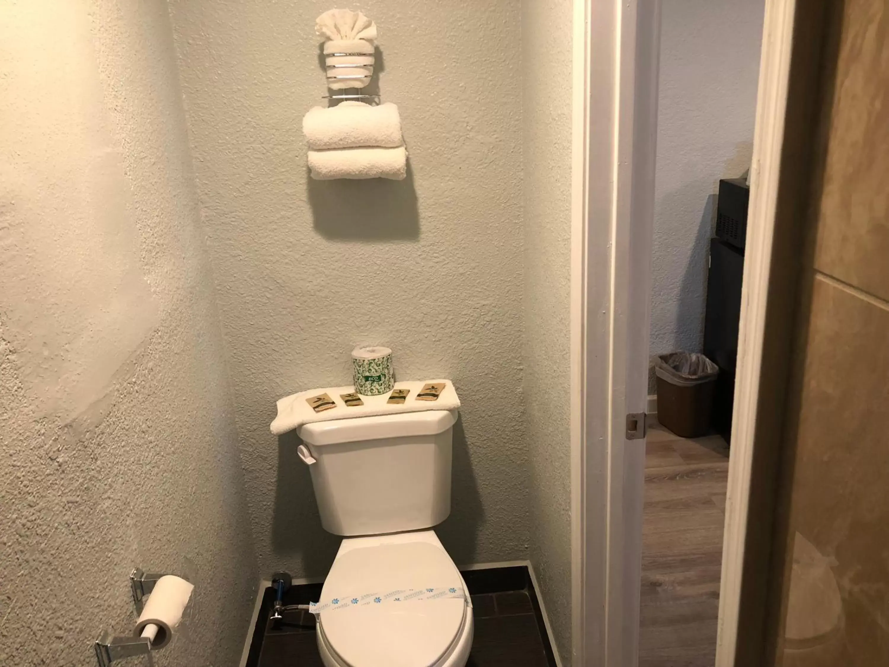 Toilet, Bathroom in Relax Inn