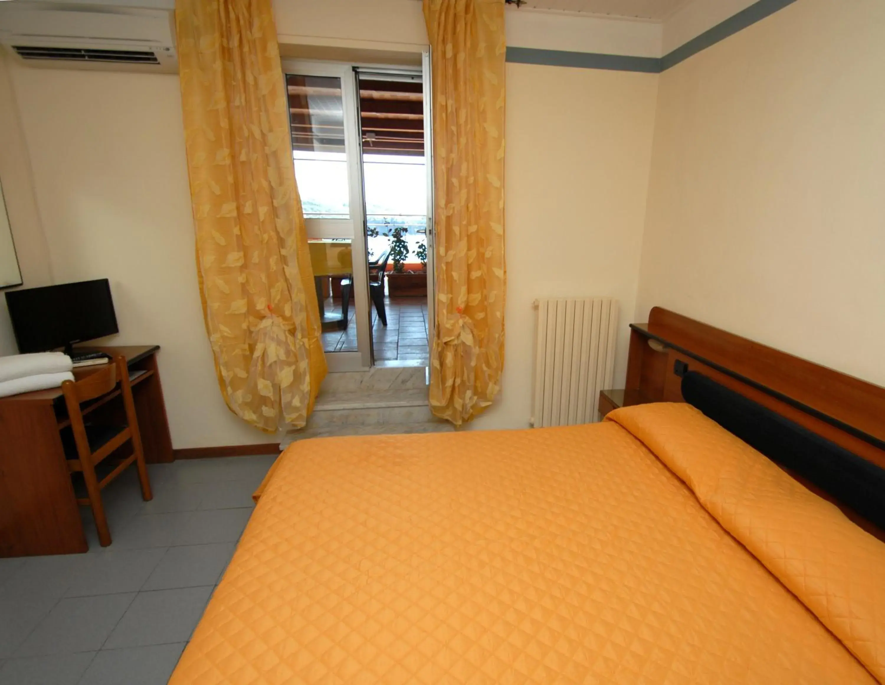 Bedroom, Bed in Hotel Baia Del Sorriso Bedroom, Bed in Hotel Baia Del Sorriso