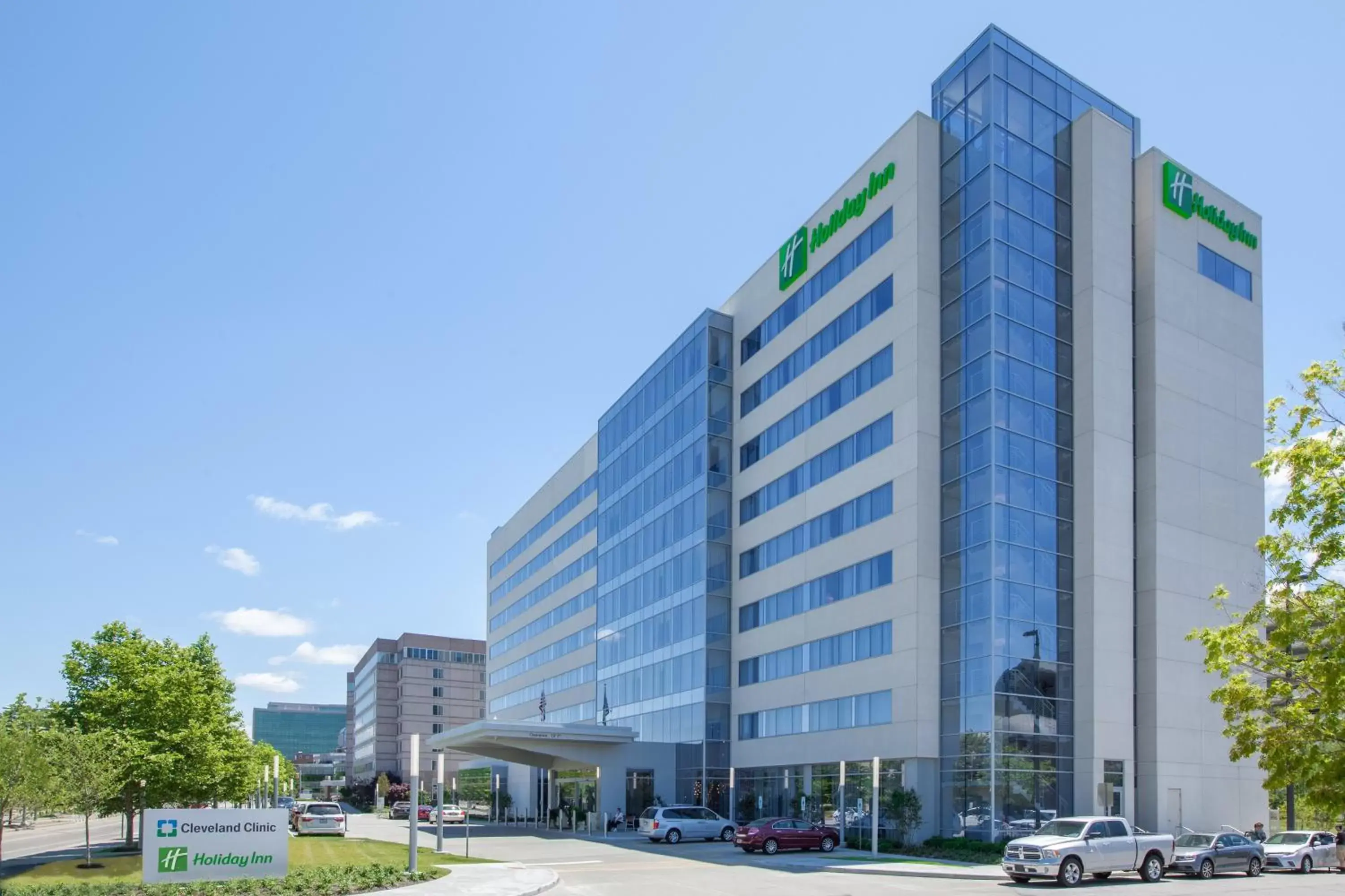 Property Building in Holiday Inn Cleveland Clinic, an IHG Hotel