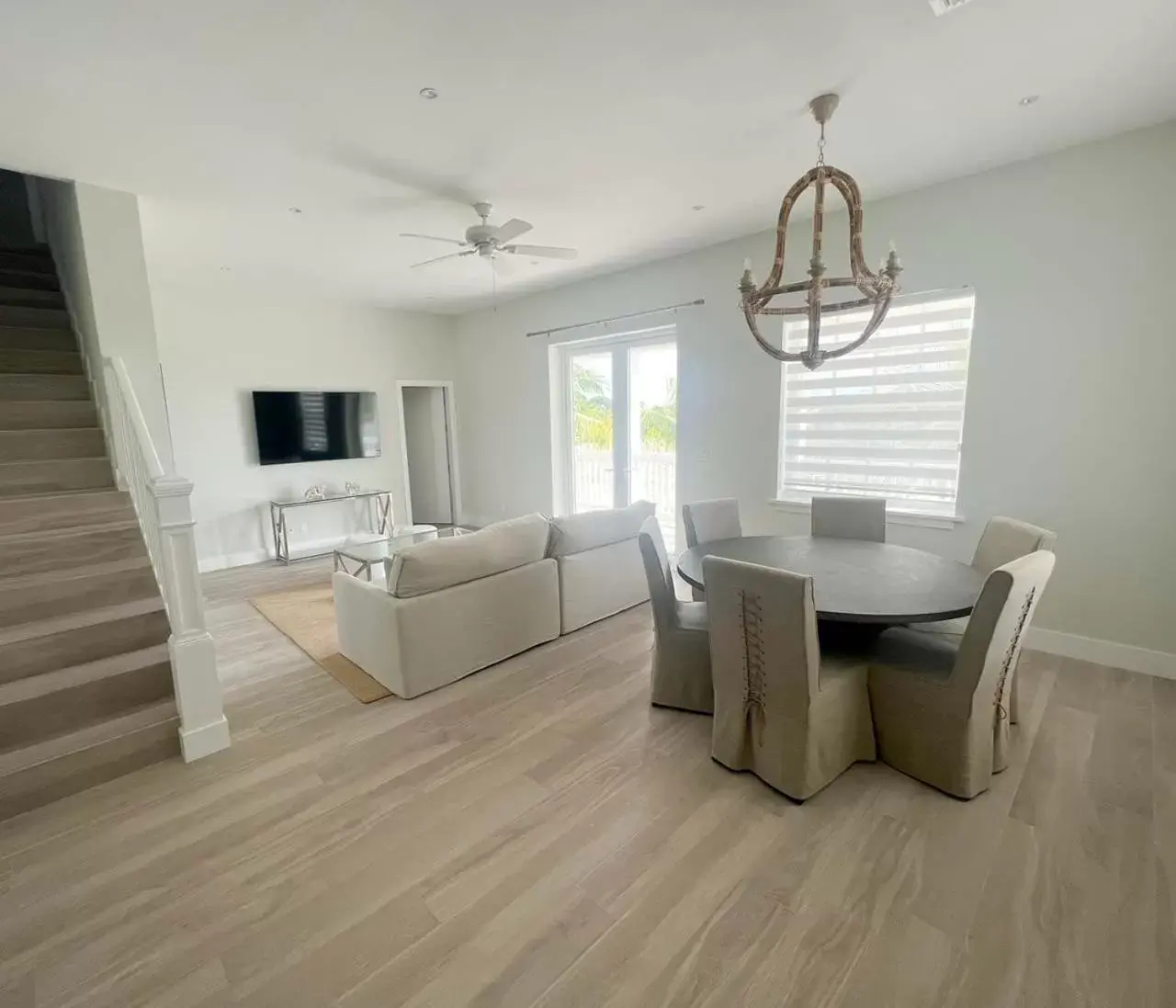 Dining area, Seating Area in Palm Cay Marina and Resort